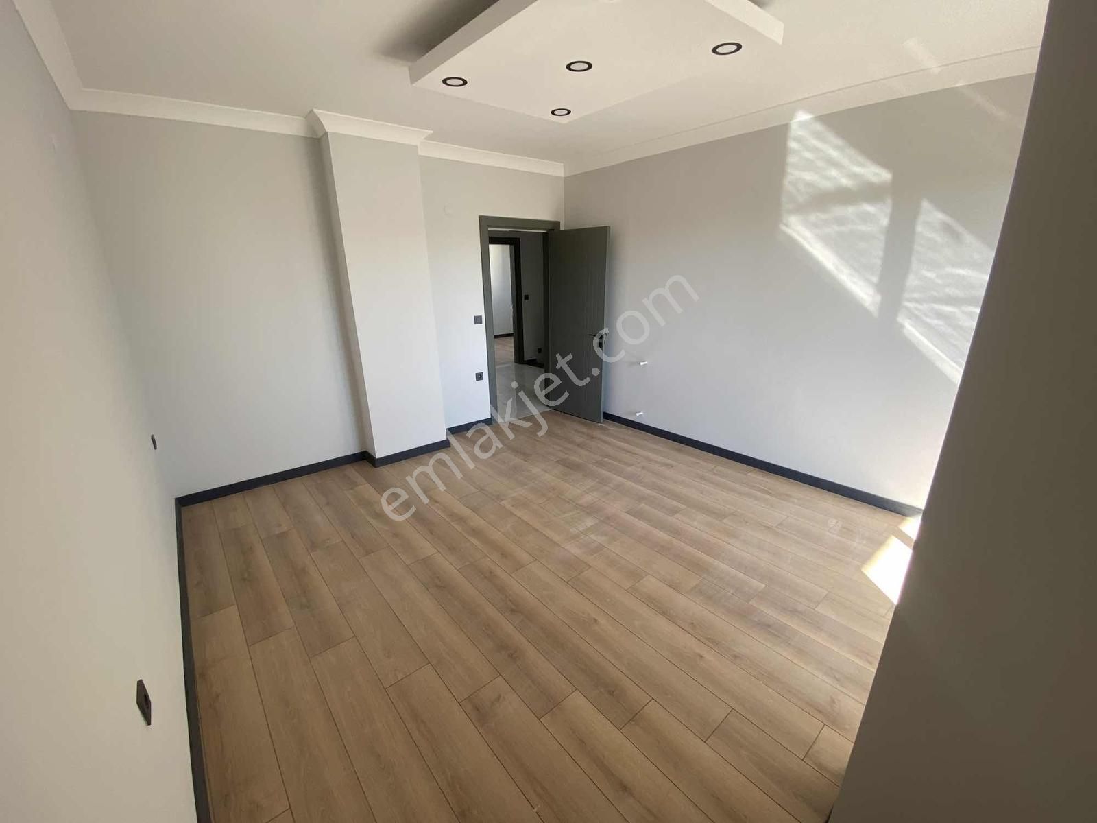 250m2 Arsa Tam Müstakil 3+1 Ayrı Mutfak Havuzlu Otoparklı Villa - Görsel 3