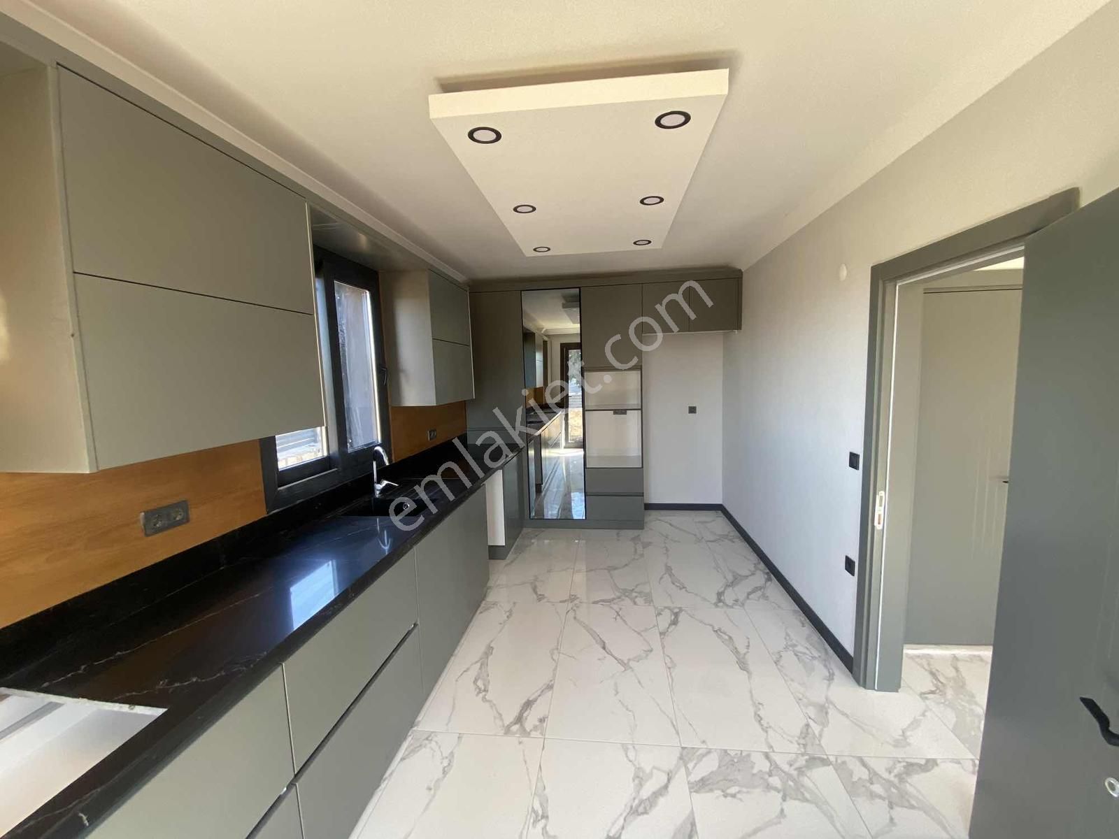 250m2 Arsa Tam Müstakil 3+1 Ayrı Mutfak Havuzlu Otoparklı Villa - Görsel 17