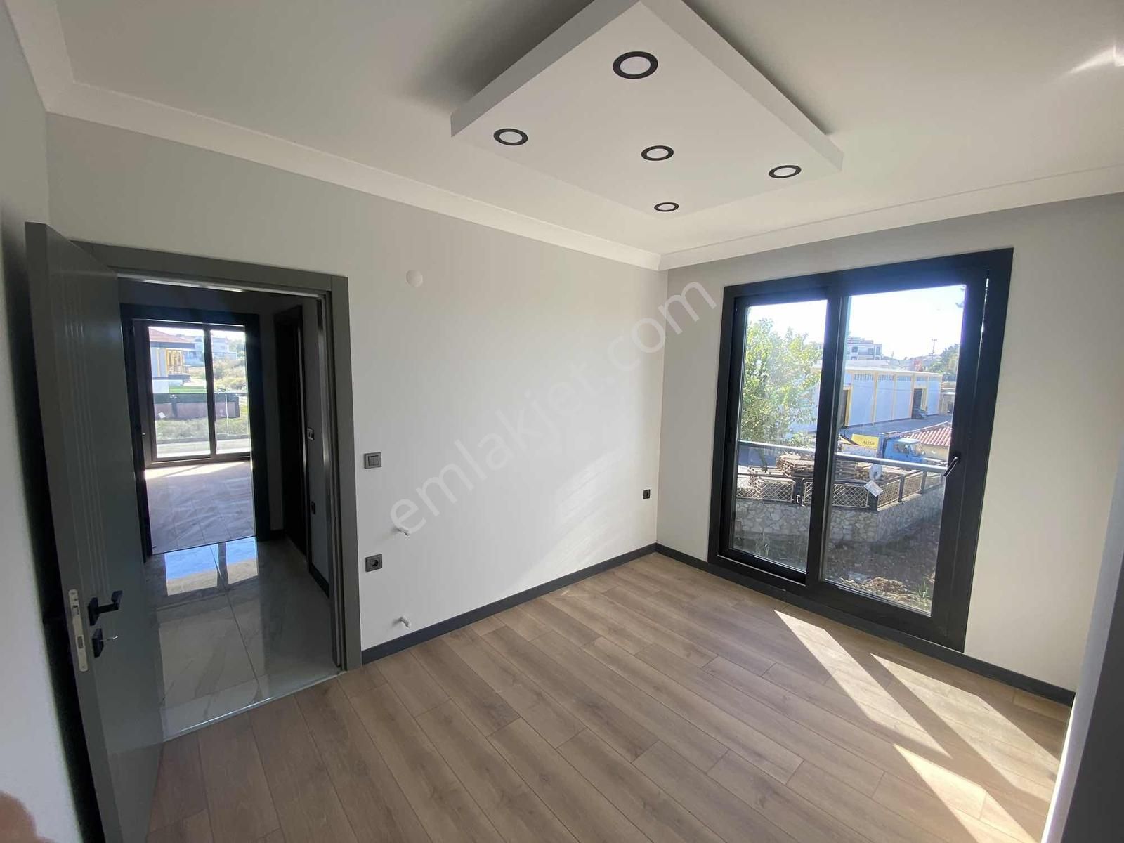 250m2 Arsa Tam Müstakil 3+1 Ayrı Mutfak Havuzlu Otoparklı Villa - Görsel 25