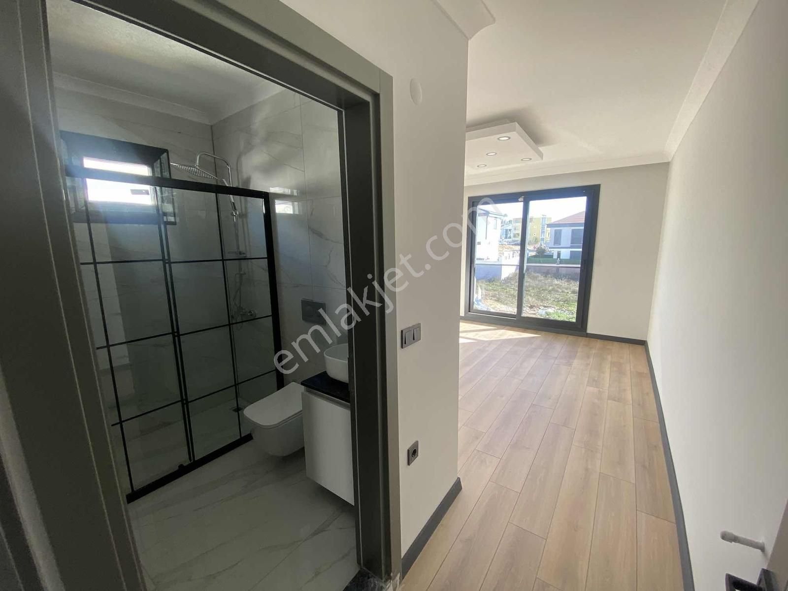 250m2 Arsa Tam Müstakil 3+1 Ayrı Mutfak Havuzlu Otoparklı Villa - Görsel 11