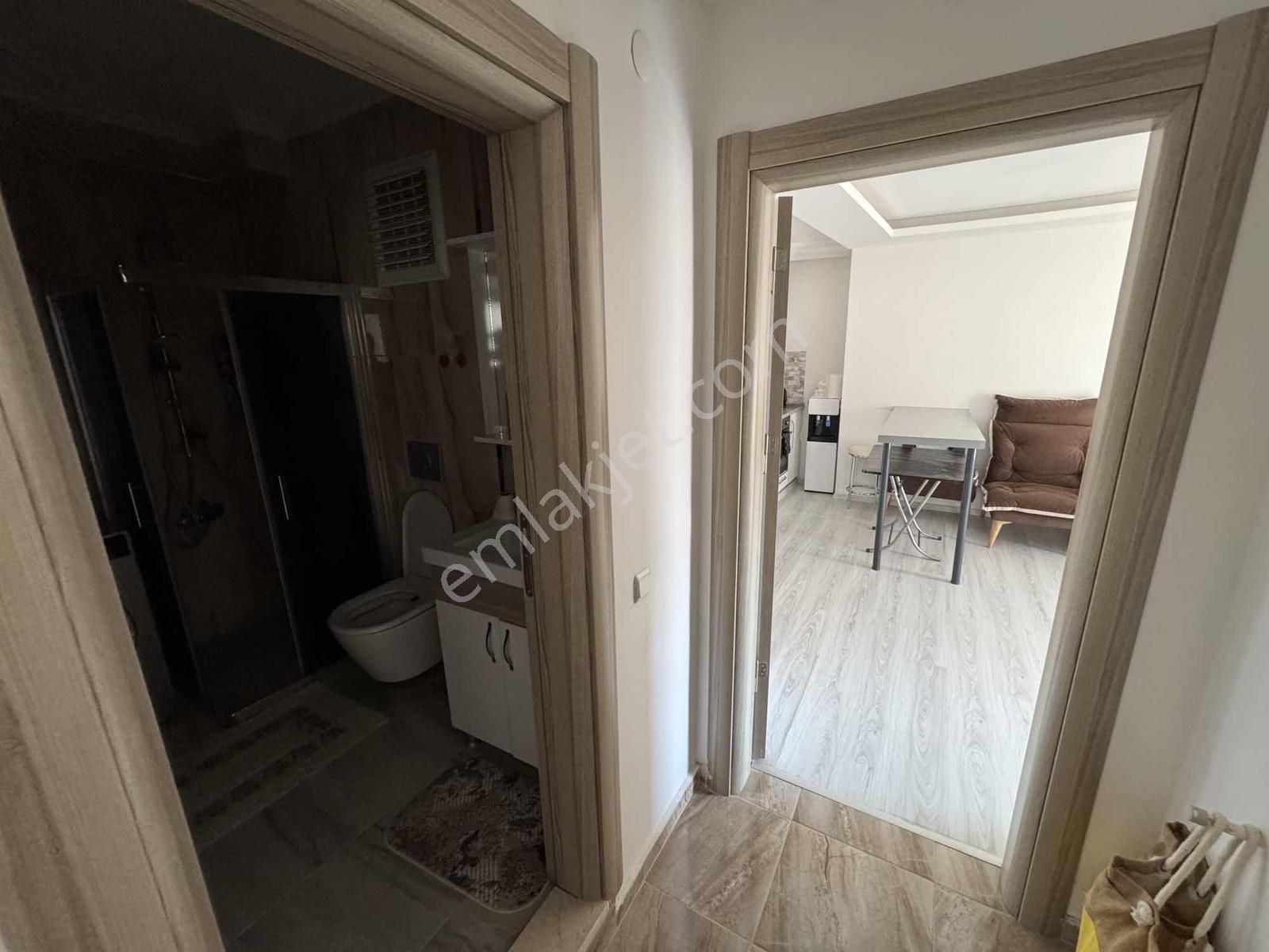 Efeler Mahallesinde Ön Cephe Full Eşyal 1+1 Daire - Görsel 3