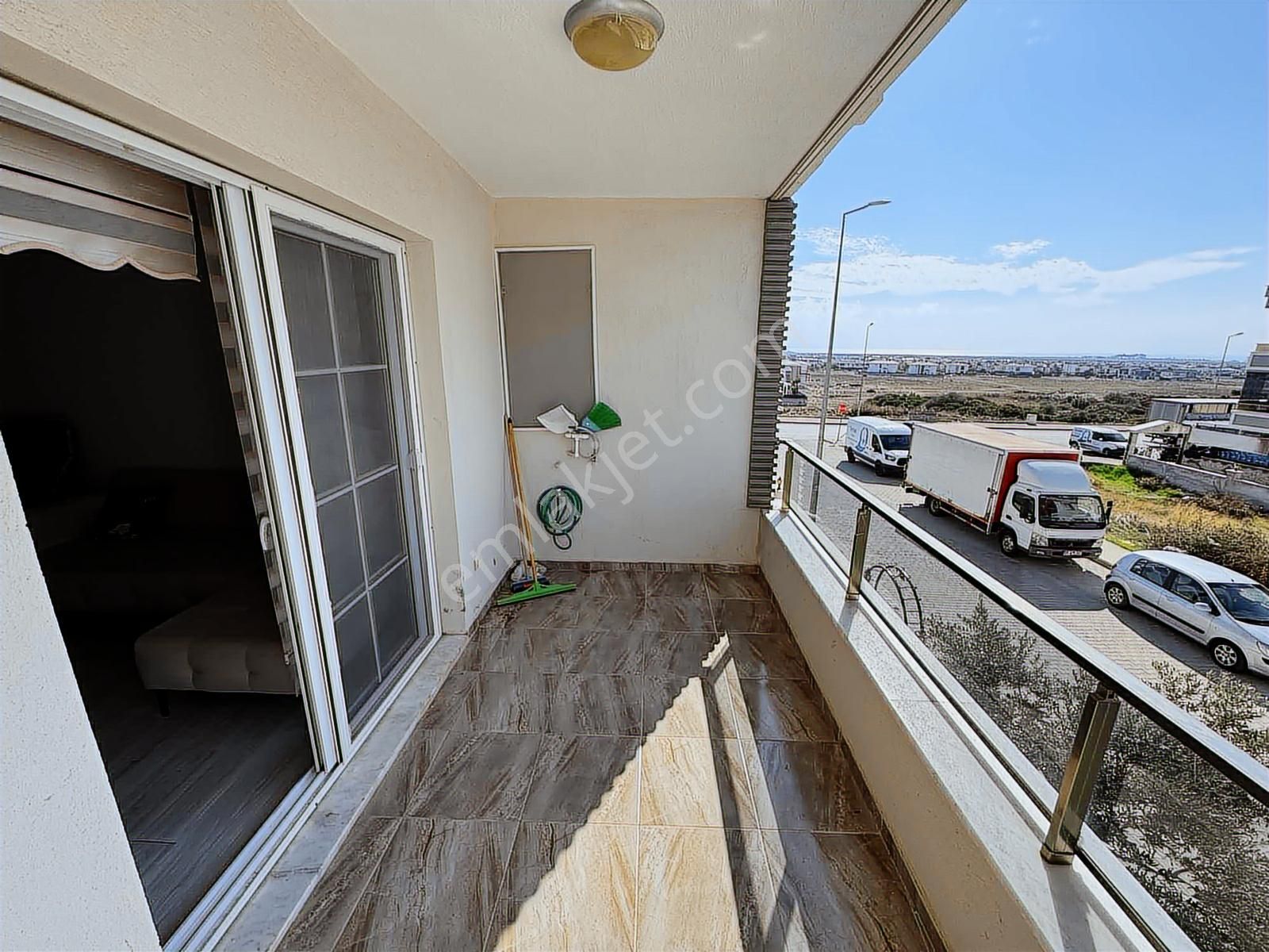 Efeler Mahallesinde Ön Cephe Full Eşyal 1+1 Daire - Görsel 17