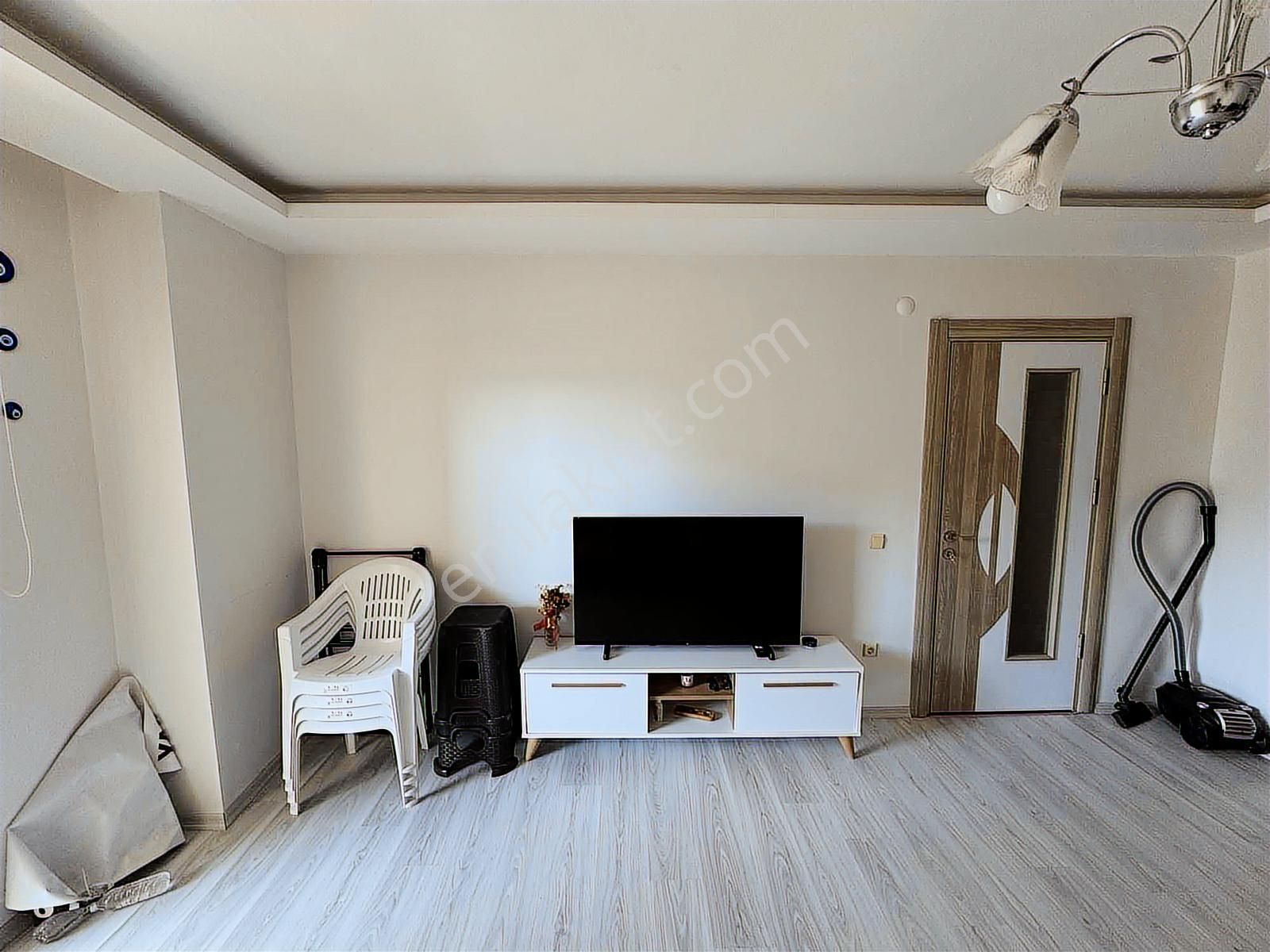 Efeler Mahallesinde Ön Cephe Full Eşyal 1+1 Daire - Görsel 12