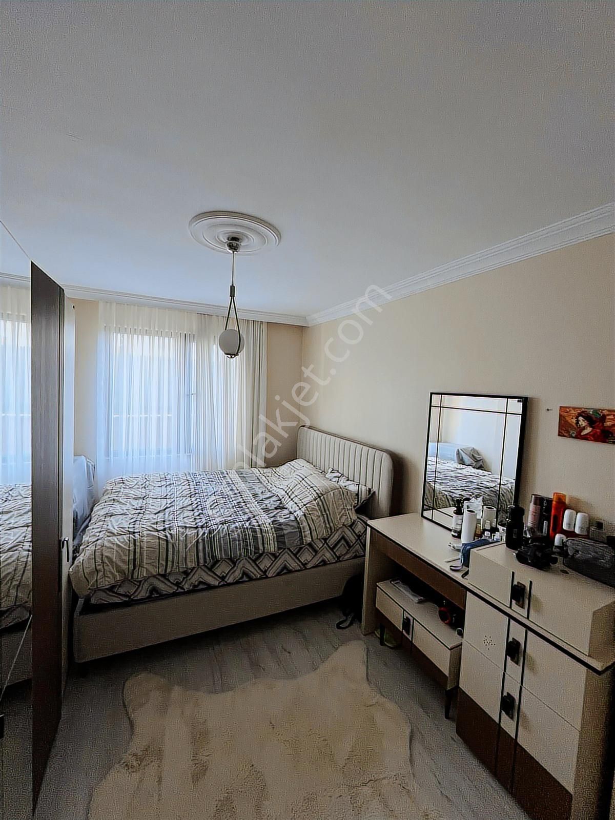 Silahtarağada Site İçinde Kapalı Otoparklı 2+1 Lüks Fırsat Daire - Görsel 7