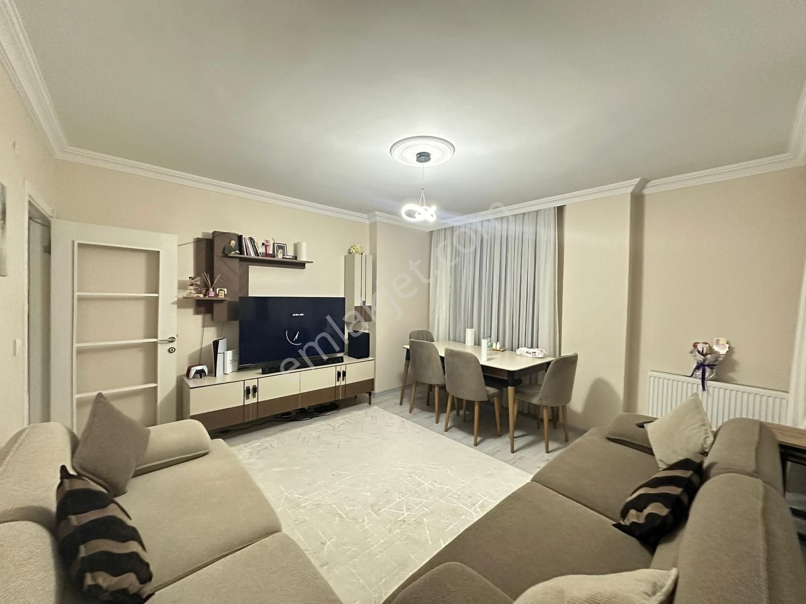 Silahtarağada Site İçinde Kapalı Otoparklı 2+1 Lüks Fırsat Daire - Görsel 2