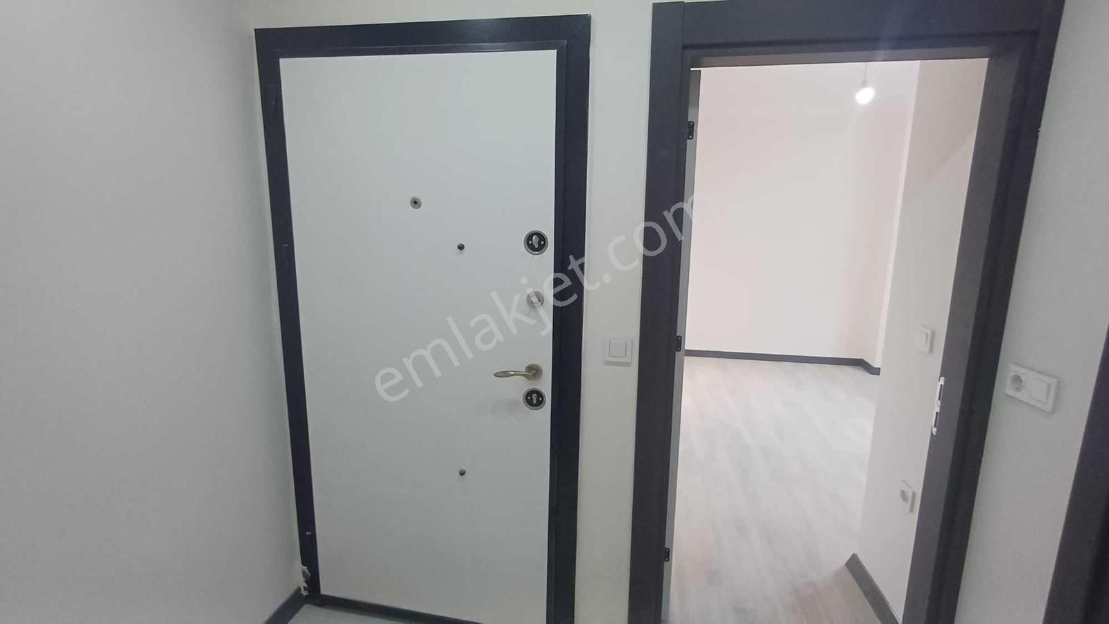 Yıldırım Beyazıt Mahallesinde Merkezi Konumda Kiralık 1+1 Daire - Görsel 13