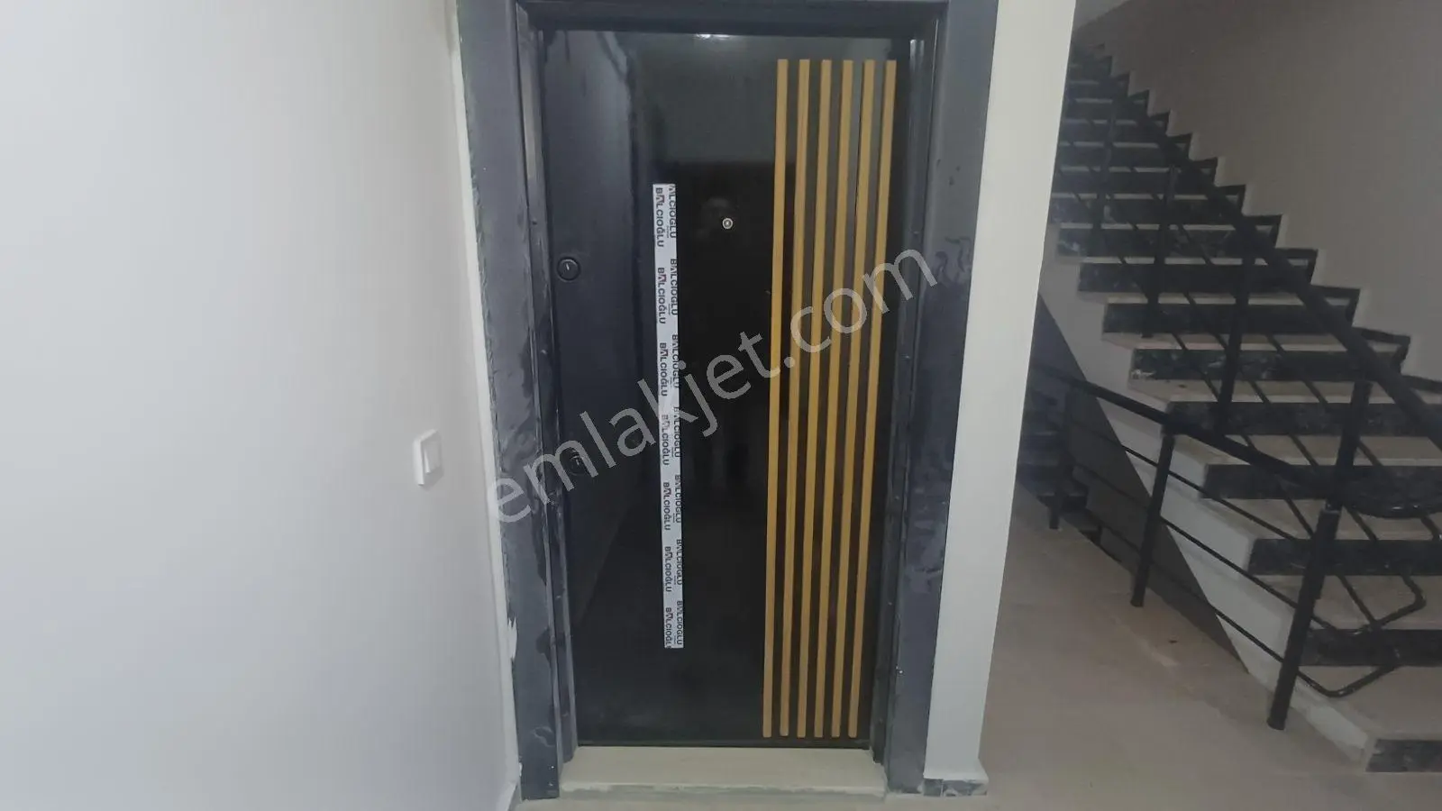 Yıldırım Beyazıt Mahallesinde Merkezi Konumda Kiralık 1+1 Daire - Görsel 25