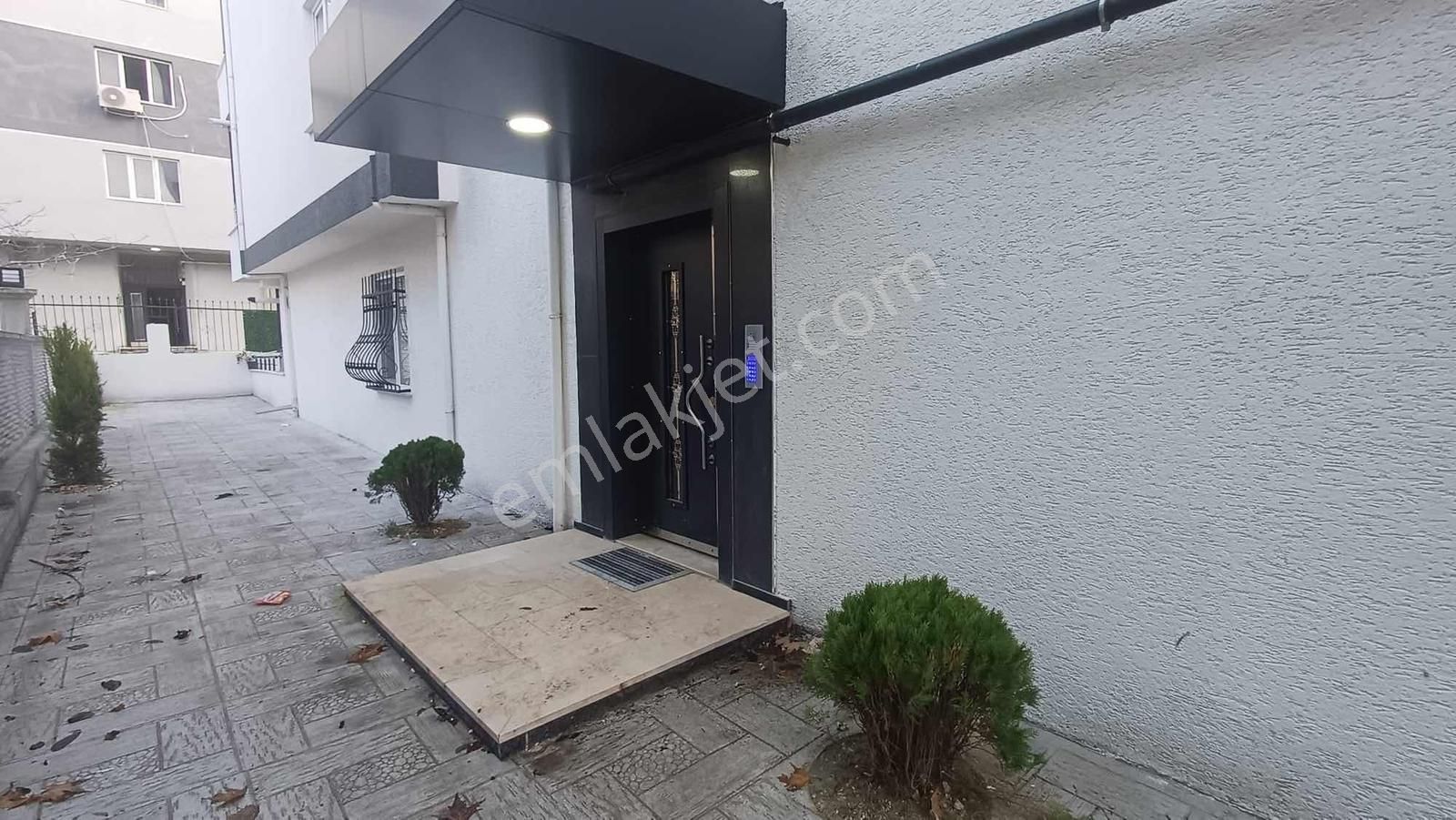 Yıldırım Beyazıt Mahallesinde Merkezi Konumda Kiralık 1+1 Daire - Görsel 16