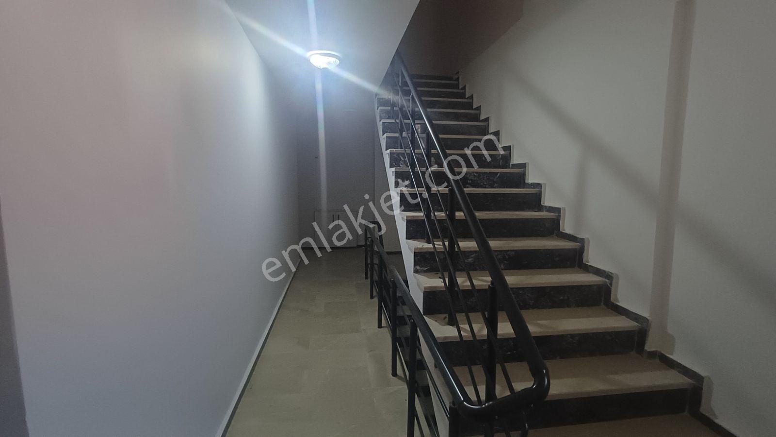 Yıldırım Beyazıt Mahallesinde Merkezi Konumda Kiralık 1+1 Daire - Görsel 5