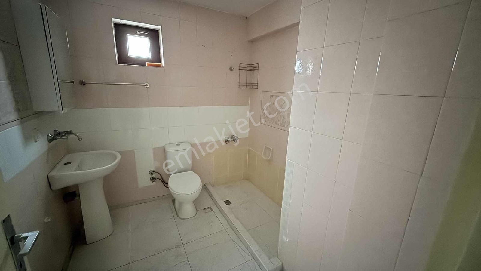 Mercanlardan Demetevler'de Bağımsız Salon Asansörlü 3+1 Kiralık - Görsel 10