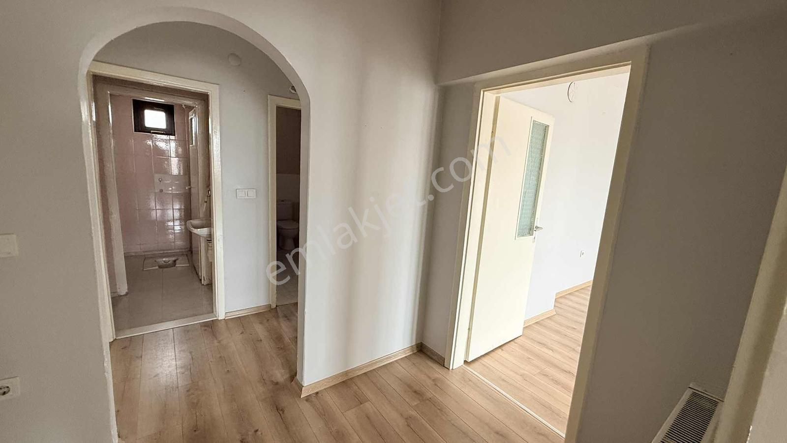 Mercanlardan Demetevler'de Bağımsız Salon Asansörlü 3+1 Kiralık - Görsel 18