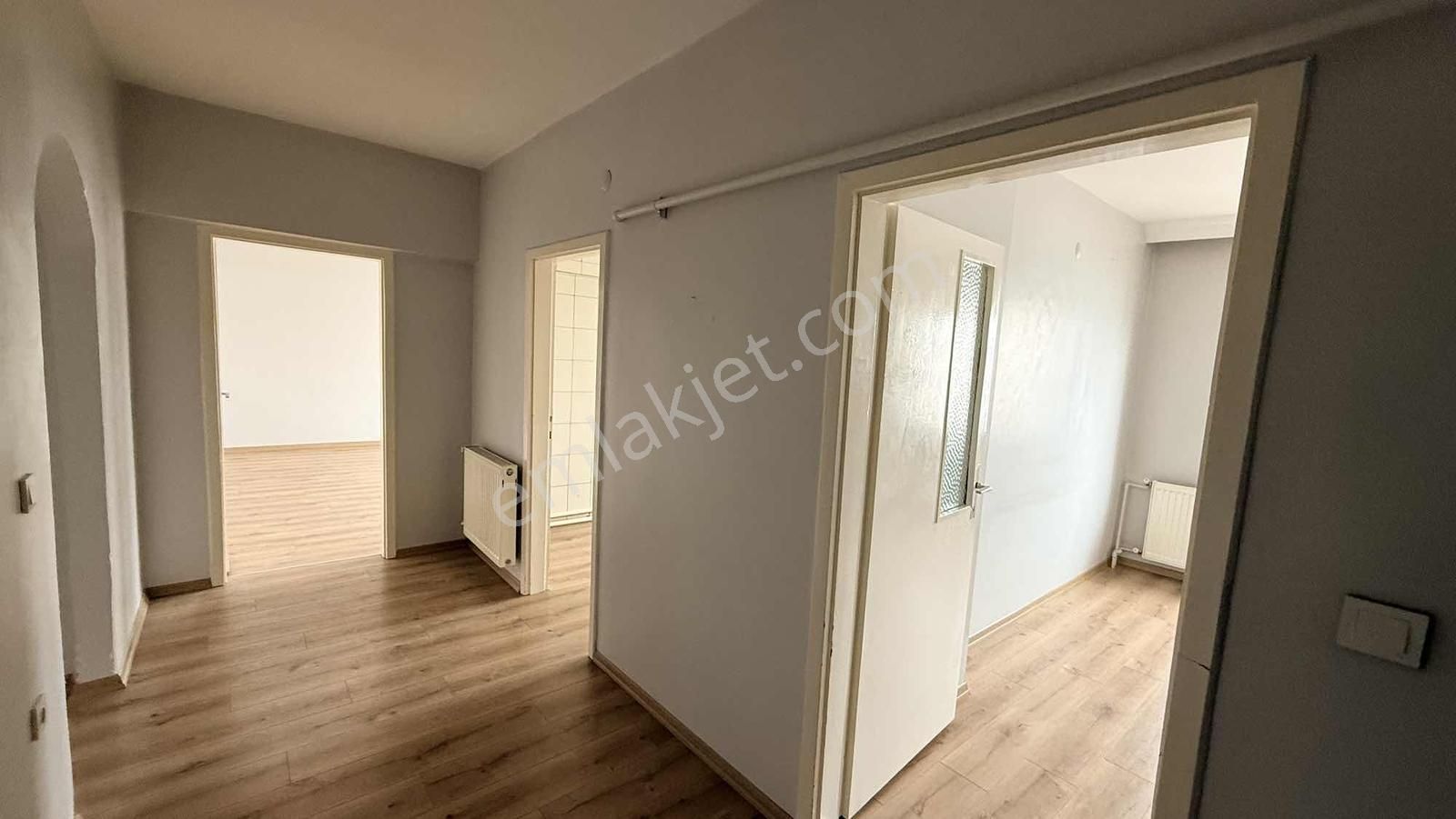 Mercanlardan Demetevler'de Bağımsız Salon Asansörlü 3+1 Kiralık - Görsel 15