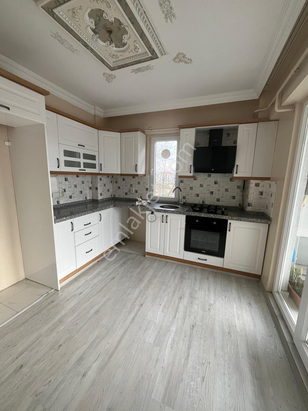 Alp Gayrimenkulden Fatih Mahallesinde Kiralık 3+1 Daire - Görsel 2
