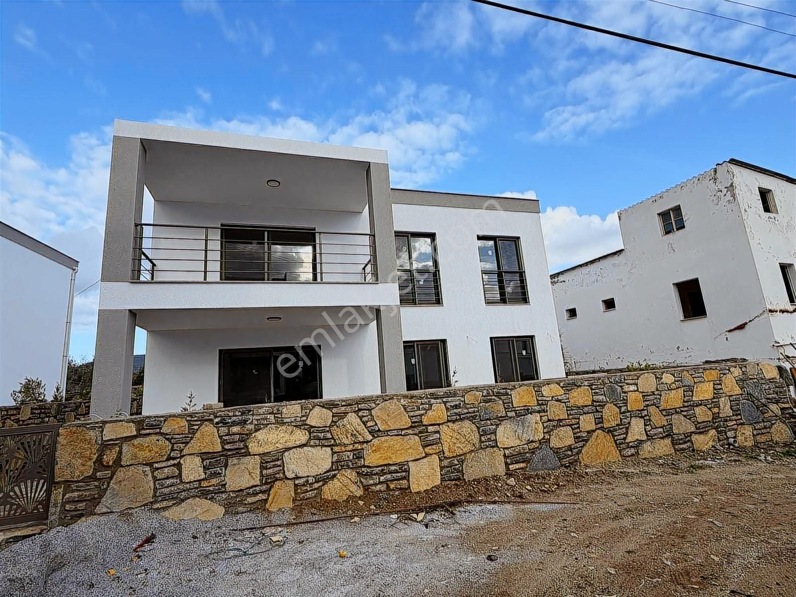 Bodrum Yalıçiftlik'te Satılık 2 + 1 Üst Kat & Bahçe Katları - Görsel 15