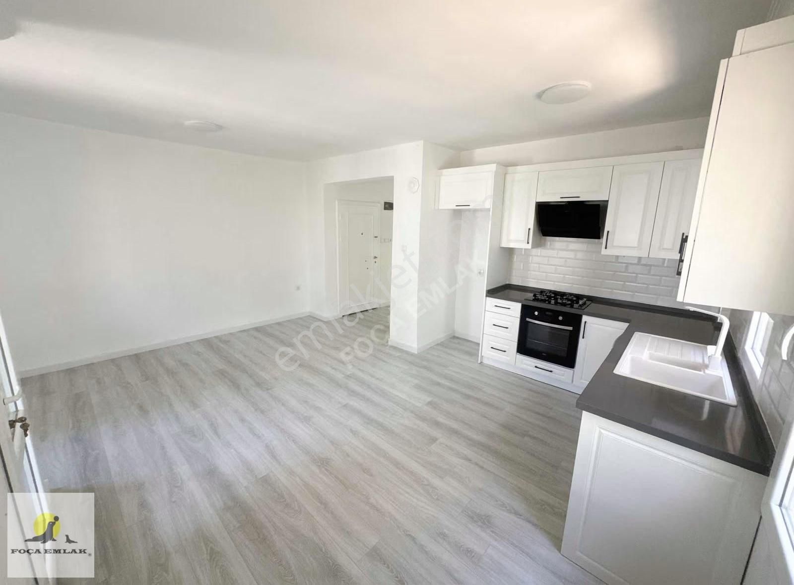 Foça Merkezde | Tadilatlı L Geniş Bahçeli | 3 Cepheli | Eşyasız - Görsel 3