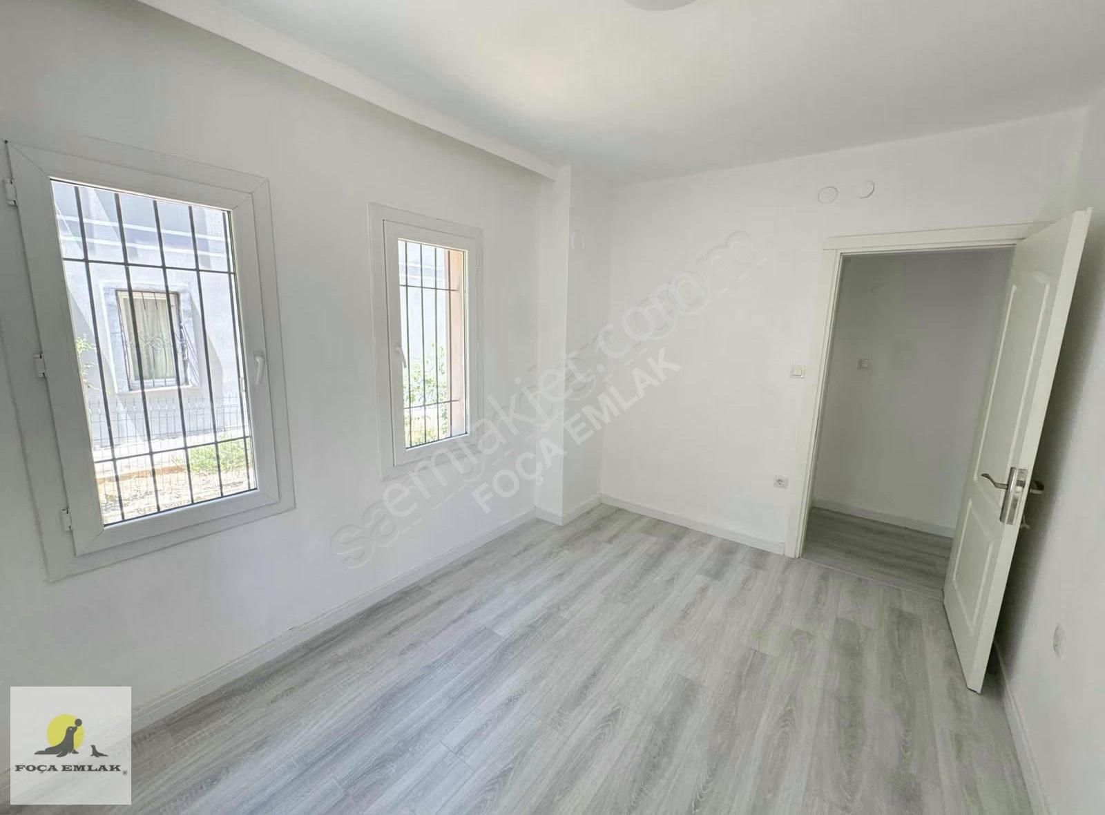 Foça Merkezde | Tadilatlı L Geniş Bahçeli | 3 Cepheli | Eşyasız - Görsel 7