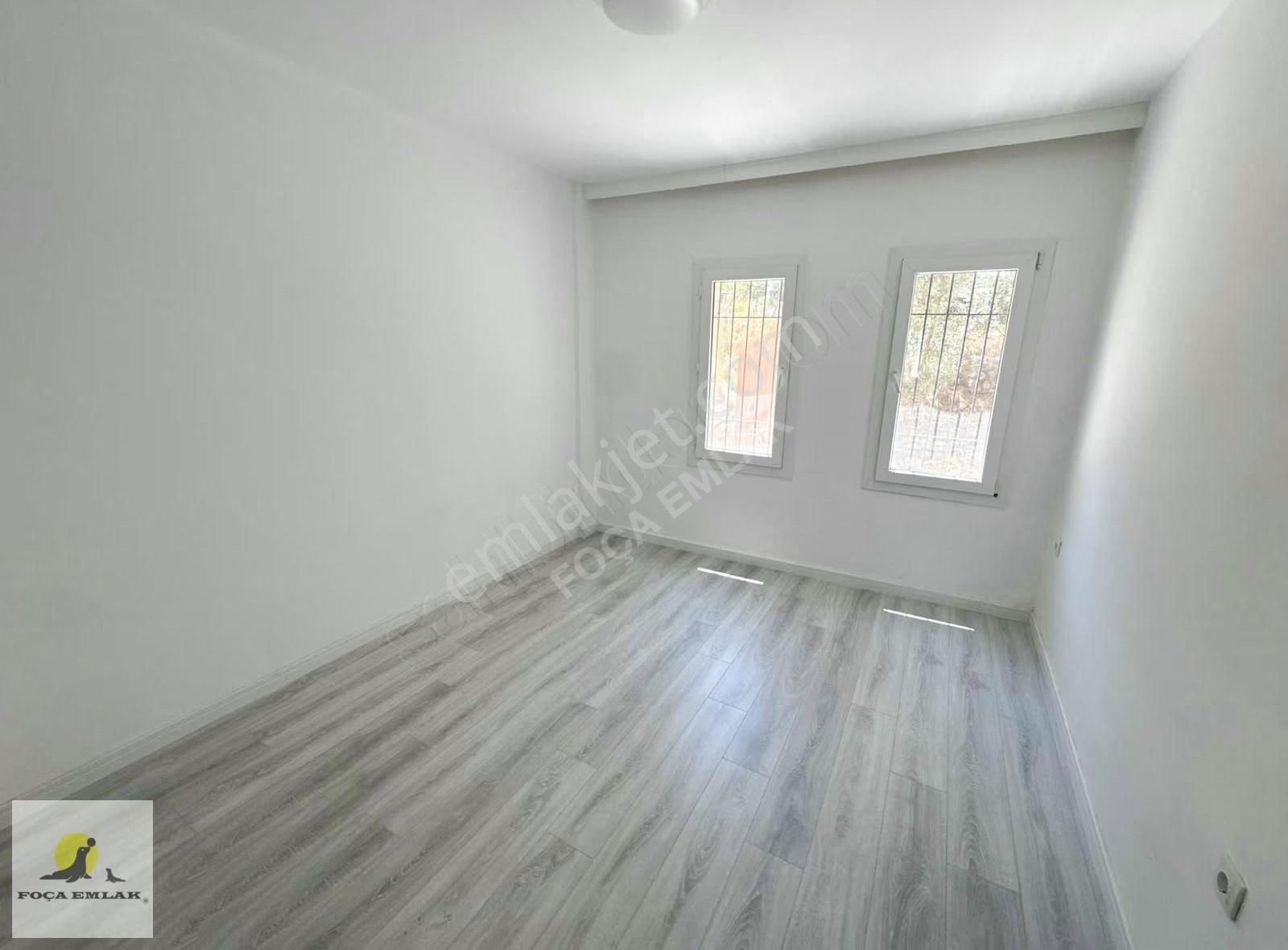 Foça Merkezde | Tadilatlı L Geniş Bahçeli | 3 Cepheli | Eşyasız - Görsel 13