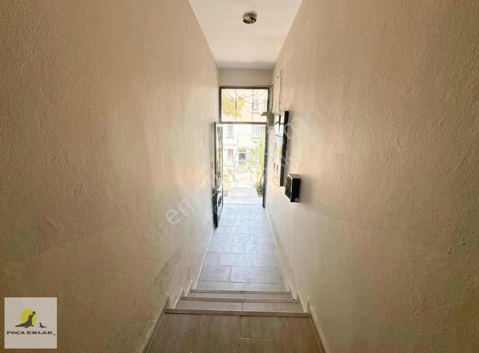 Foça Merkezde | Tadilatlı L Geniş Bahçeli | 3 Cepheli | Eşyasız - Görsel 8