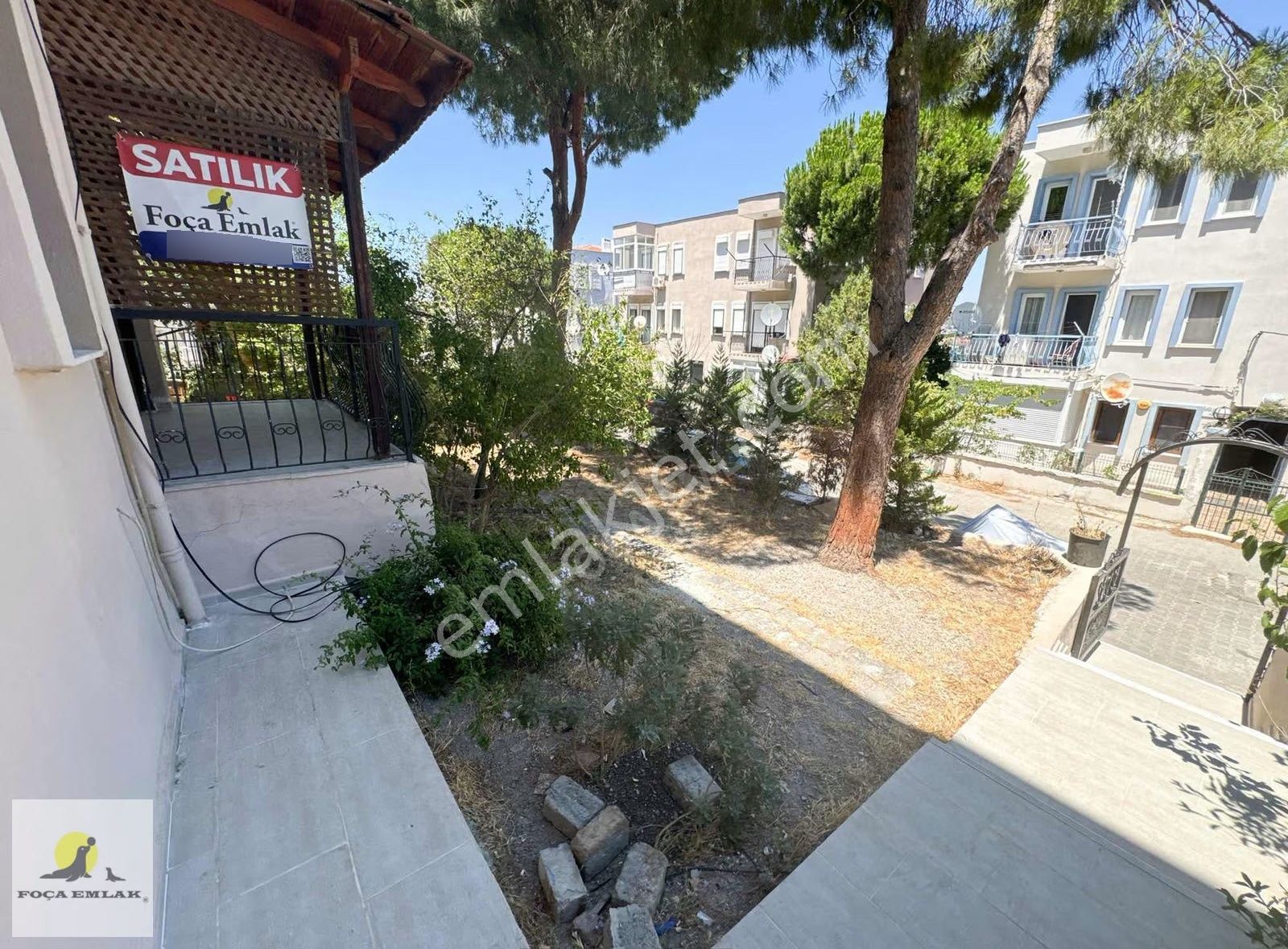 Foça Merkezde | Tadilatlı L Geniş Bahçeli | 3 Cepheli | Eşyasız - Görsel 10