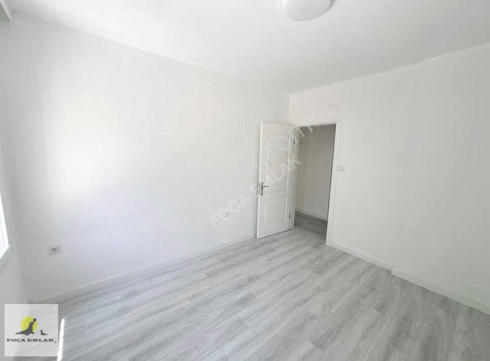 Foça Merkezde | Tadilatlı L Geniş Bahçeli | 3 Cepheli | Eşyasız - Görsel 4