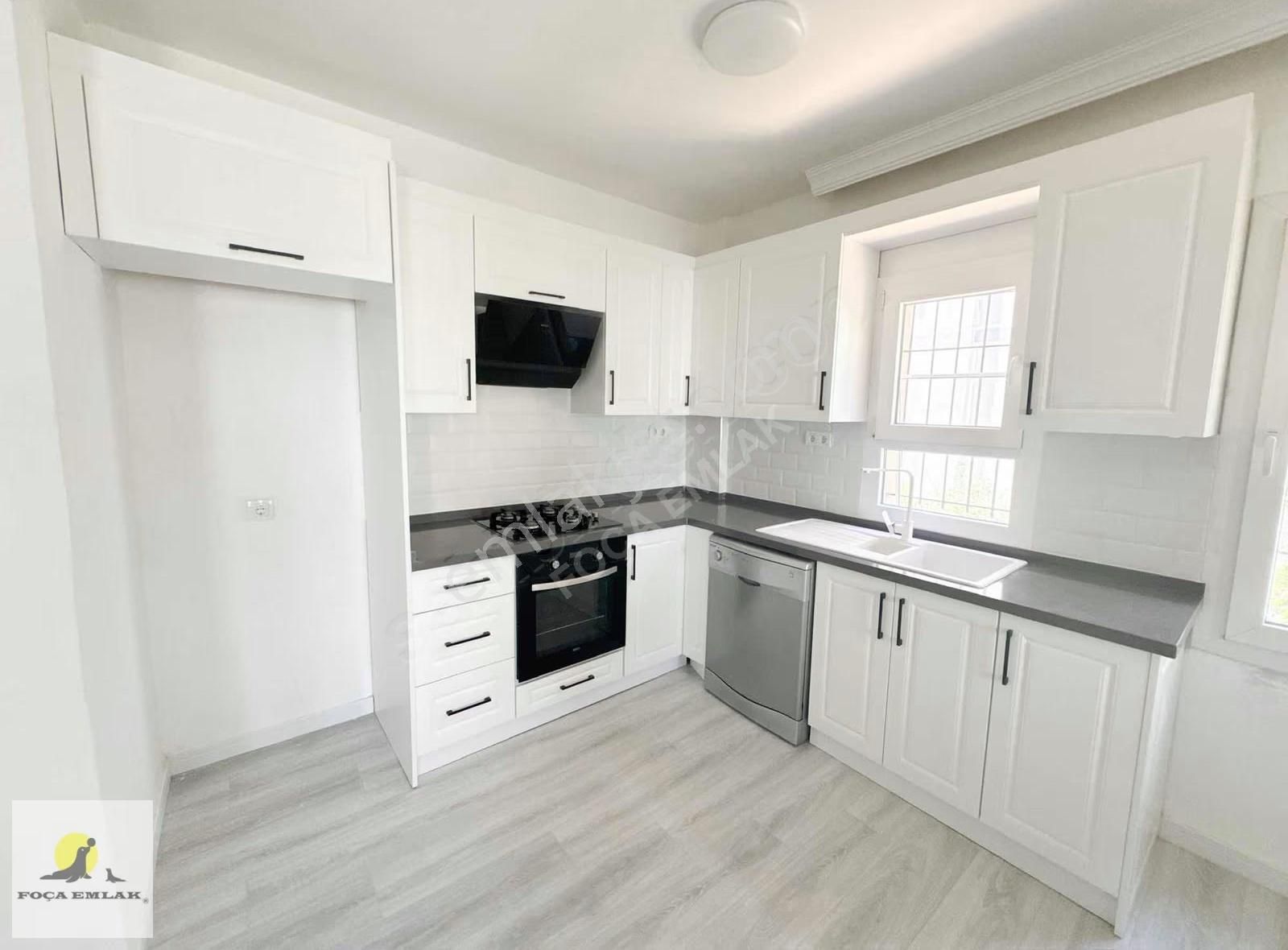 Foça Merkezde | Tadilatlı L Geniş Bahçeli | 3 Cepheli | Eşyasız - Görsel 6