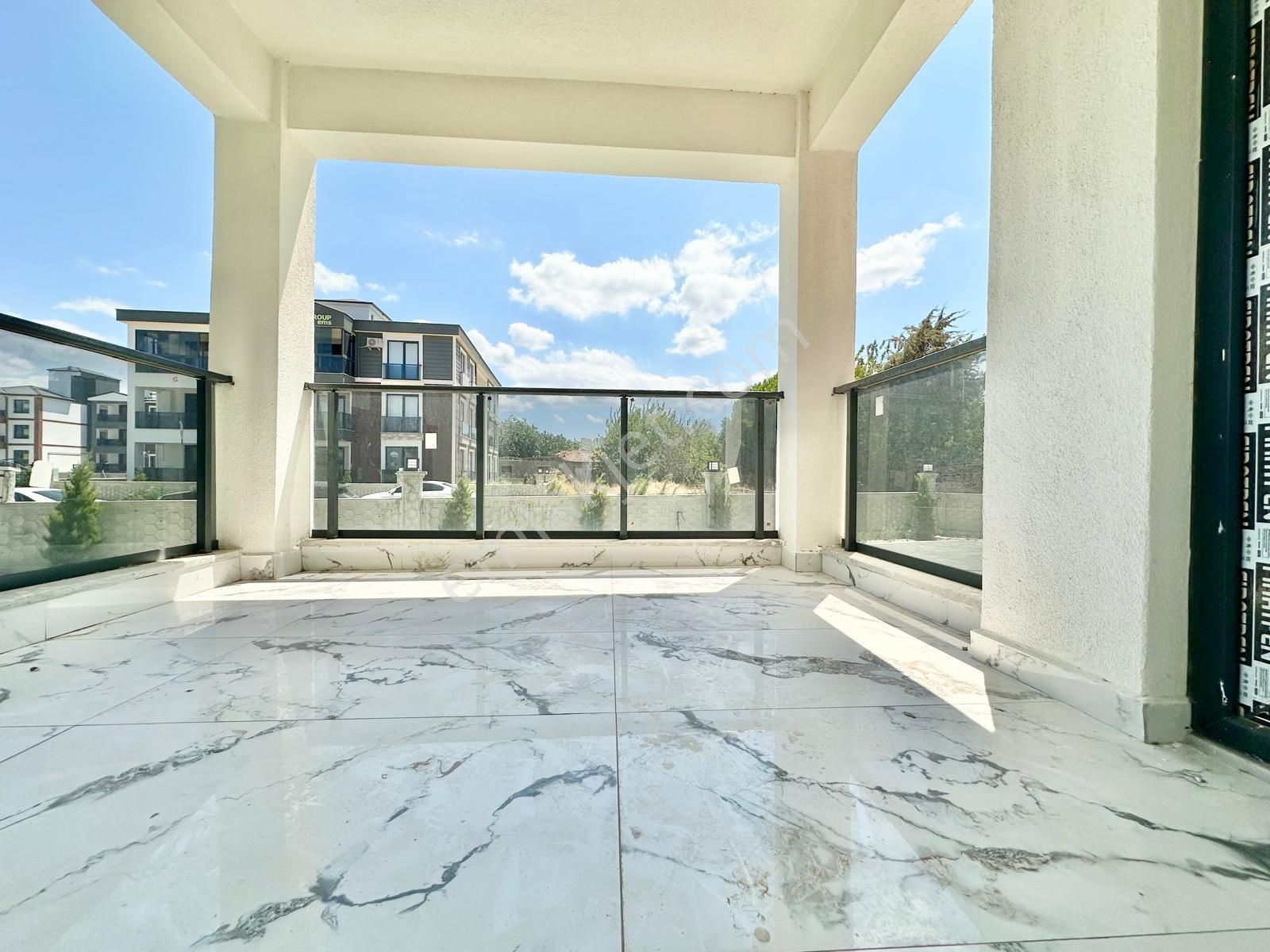 ꧁ay Emlak'tan꧂burhaniye Bahçelievler Örende Yerden Isıtmalı Devasaa Balkonlu Satılık 2+1 Daire - Görsel 7