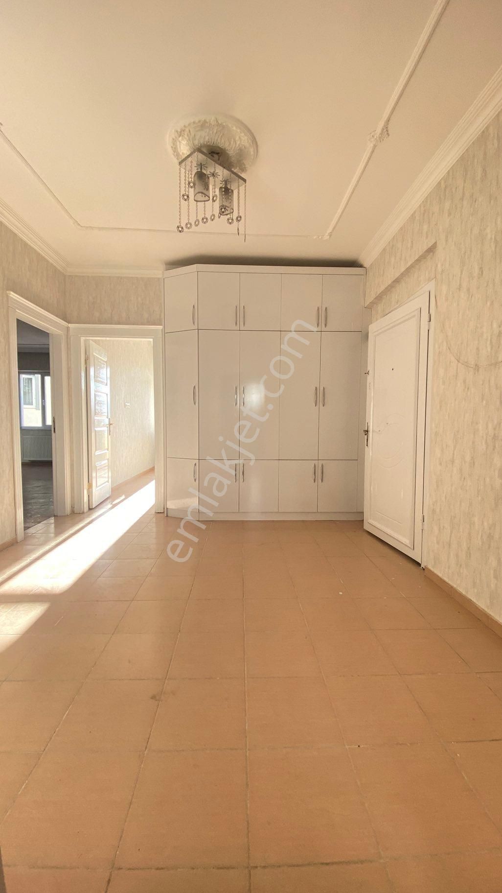 Güneykent Oskaparkta Güneykent Taksi Durağı Yanı - Görsel 9