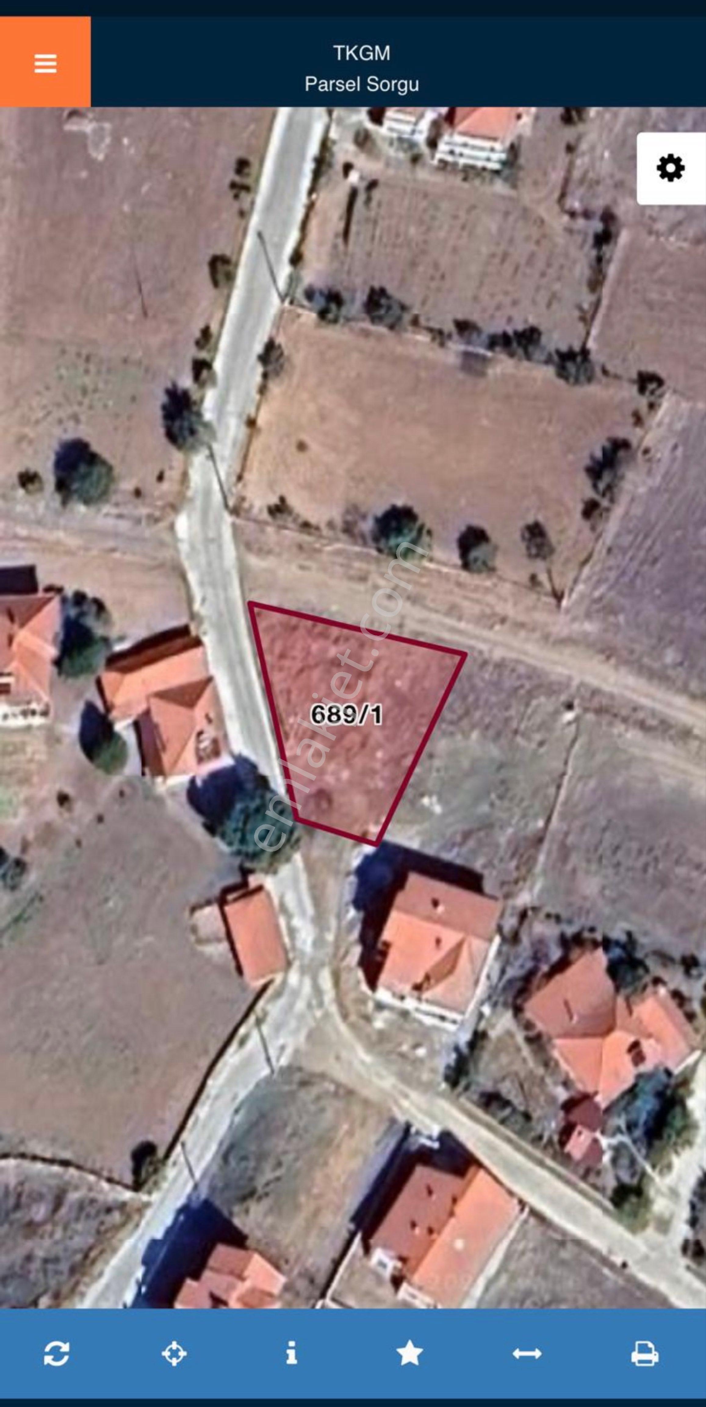 Uşak/eşme Üçeylül 500m Arsa