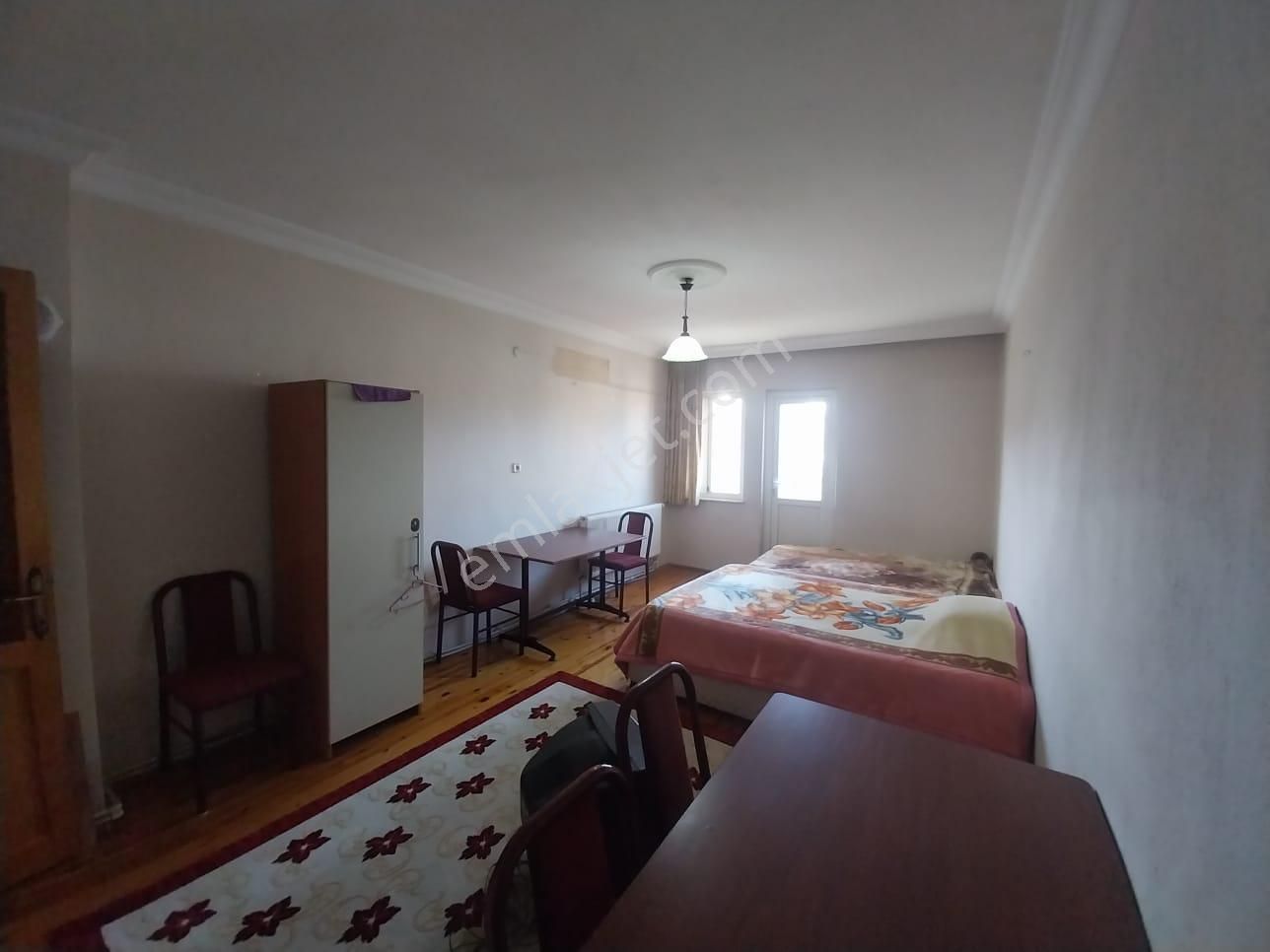 Ender Uysal Gayrimenkul Yunusemre Mahallesin De 3+1 Kiralık Eşyalı Daire. - Görsel 8