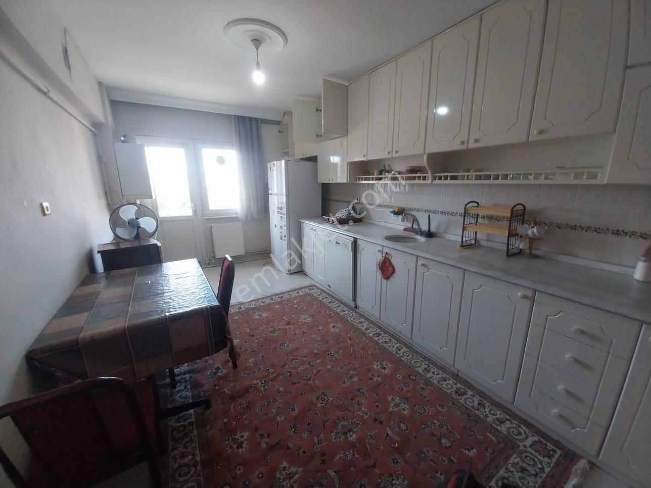 Ender Uysal Gayrimenkul Yunusemre Mahallesin De 3+1 Kiralık Eşyalı Daire. - Görsel 4