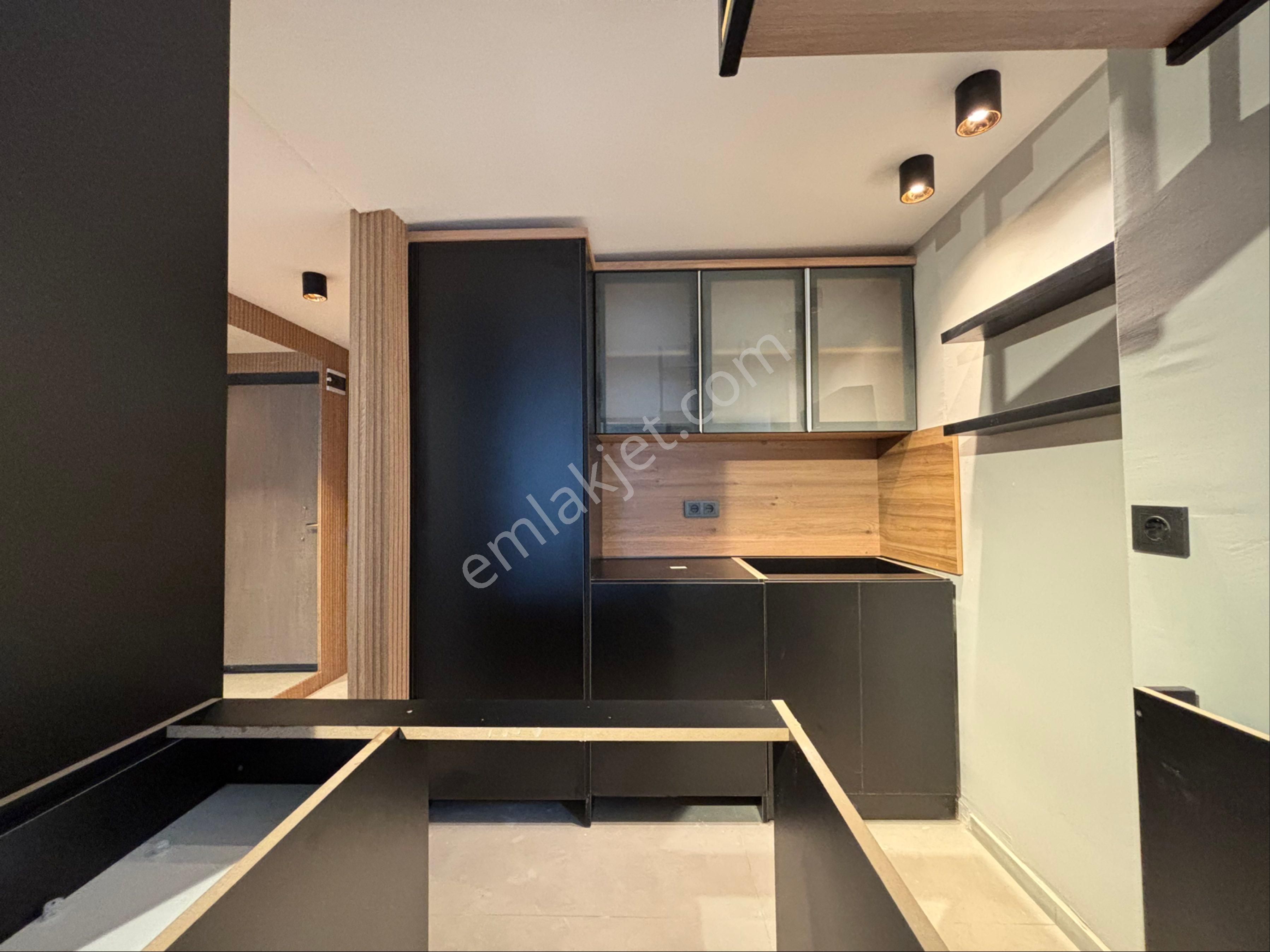 Alsancak Kültür Mahallesinde Otoparklı 1+1 Masrafsız Satılık Daire! - Görsel 12
