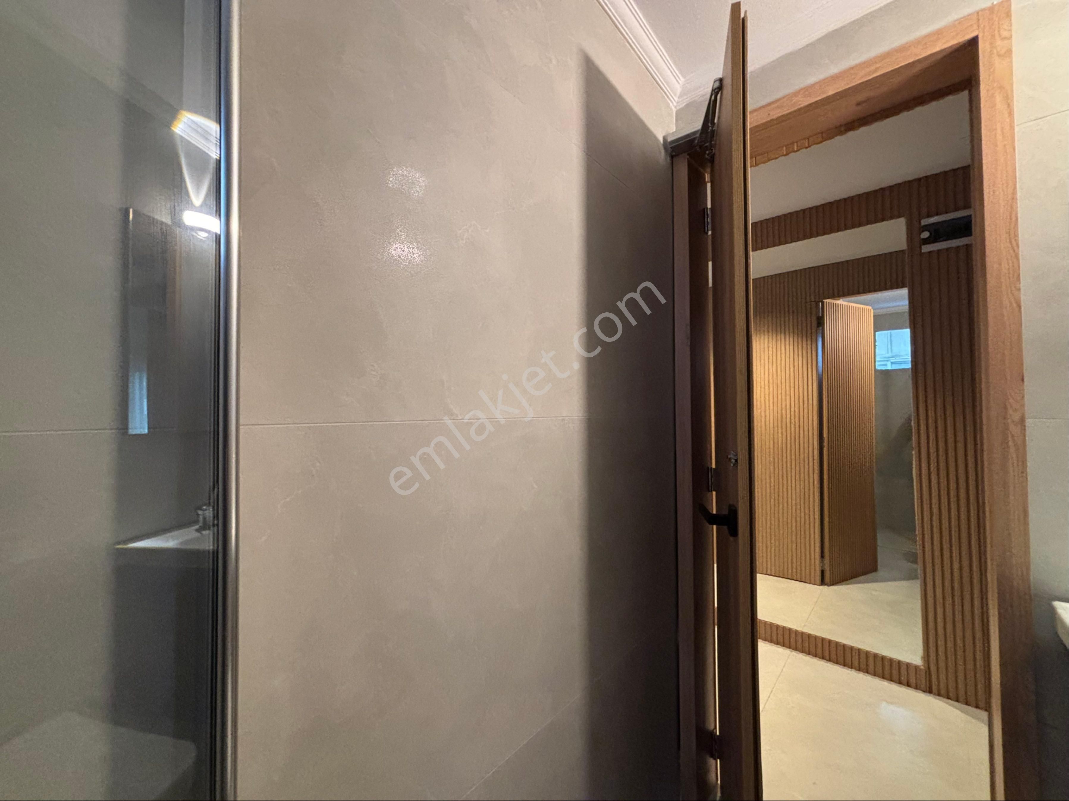 Alsancak Kültür Mahallesinde Otoparklı 1+1 Masrafsız Satılık Daire! - Görsel 24