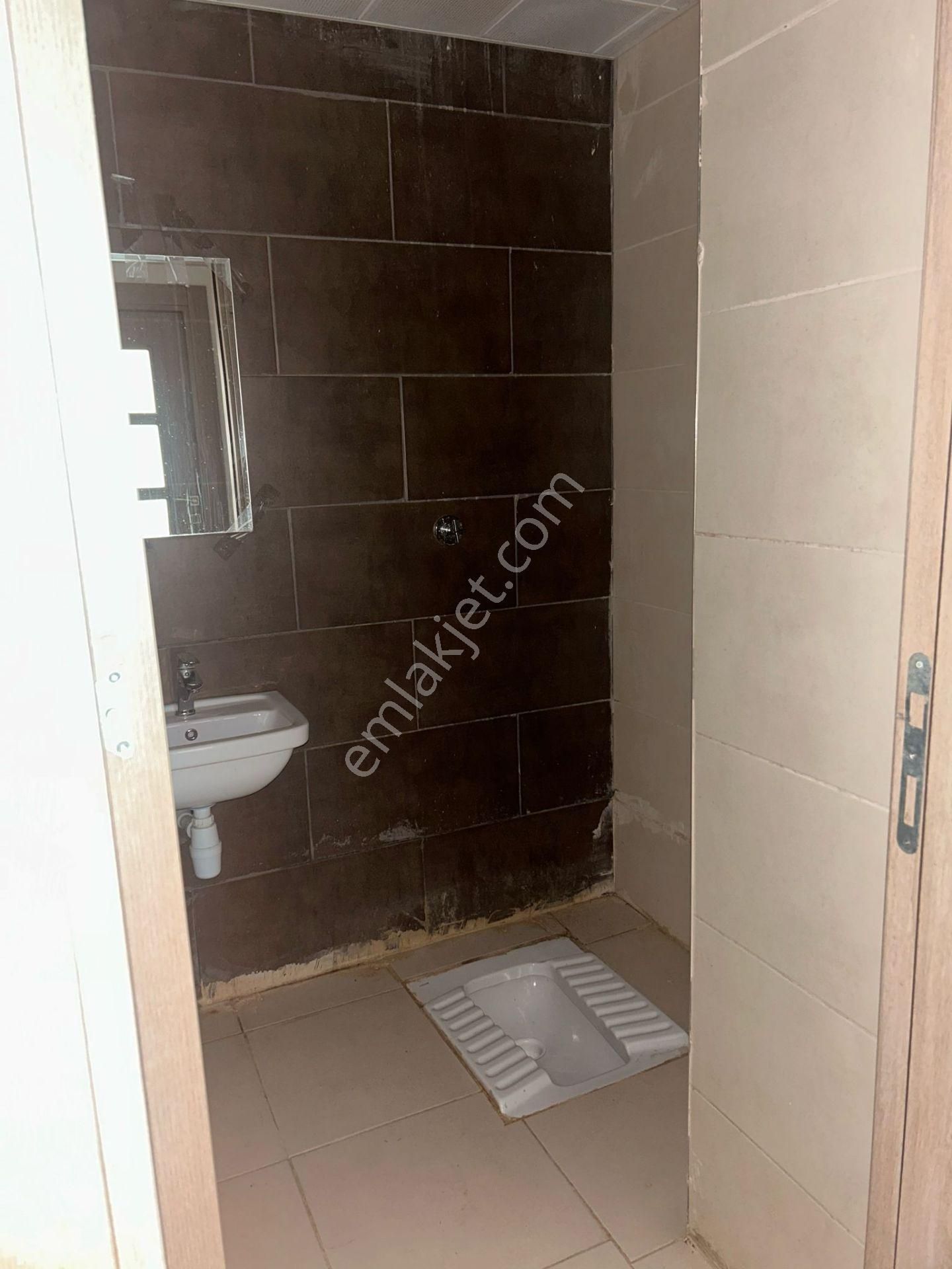 Adana Buruk Göztepe Tokilerinde Geniş 3+1 Doğalgazlı Fırsat Daire Hiç Kullanılmamış 3+1 - Görsel 8