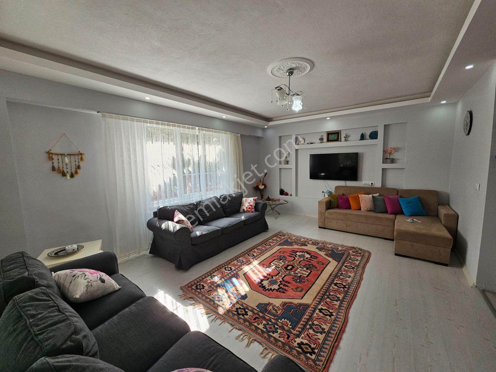 Deniz'edn Kocaali Sakarya'da 3+1 Merkezi Konumda, Denize Yürüme Mesafefsinde Satılık Villa - Görsel 9