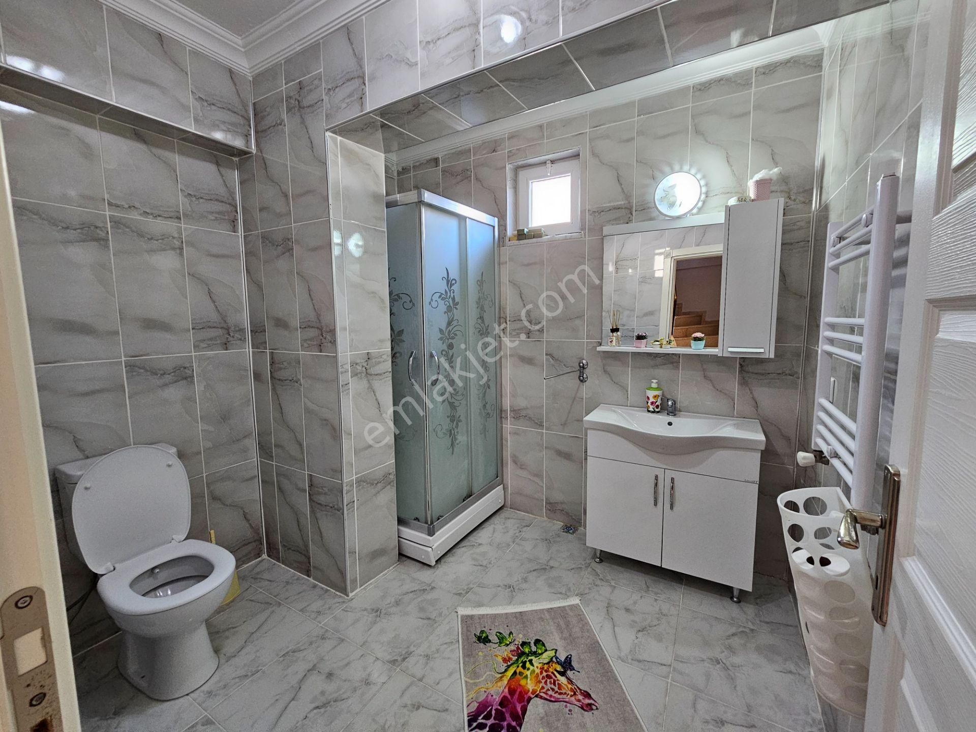 Deniz'edn Kocaali Sakarya'da 3+1 Merkezi Konumda, Denize Yürüme Mesafefsinde Satılık Villa - Görsel 28