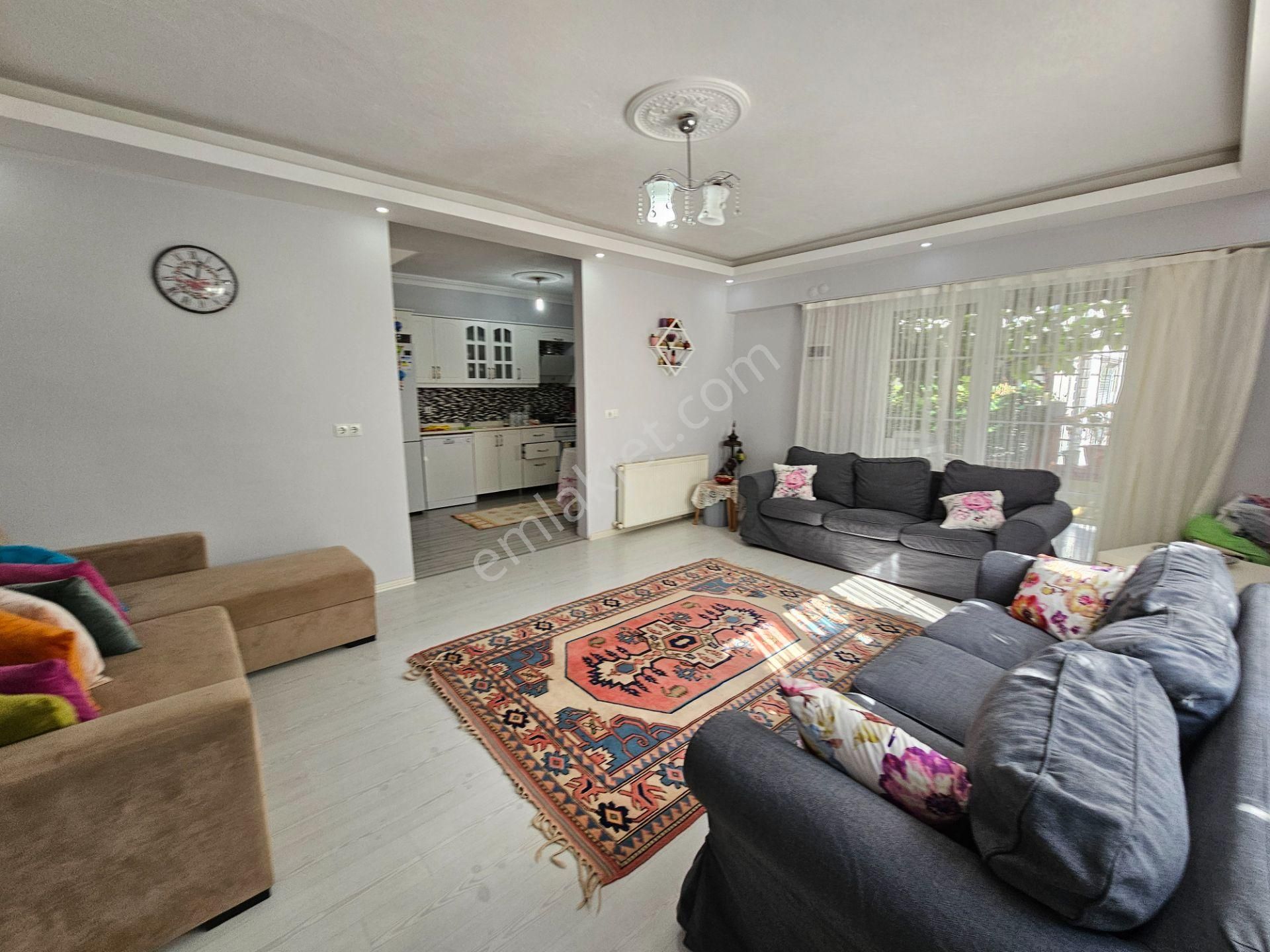 Deniz'edn Kocaali Sakarya'da 3+1 Merkezi Konumda, Denize Yürüme Mesafefsinde Satılık Villa - Görsel 11