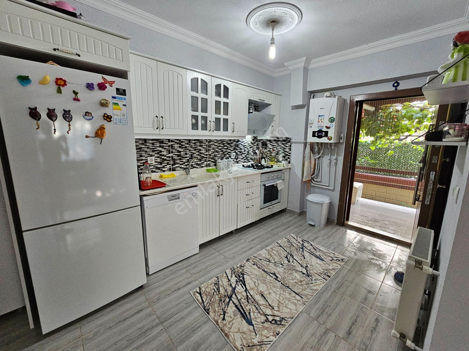 Deniz'edn Kocaali Sakarya'da 3+1 Merkezi Konumda, Denize Yürüme Mesafefsinde Satılık Villa - Görsel 16