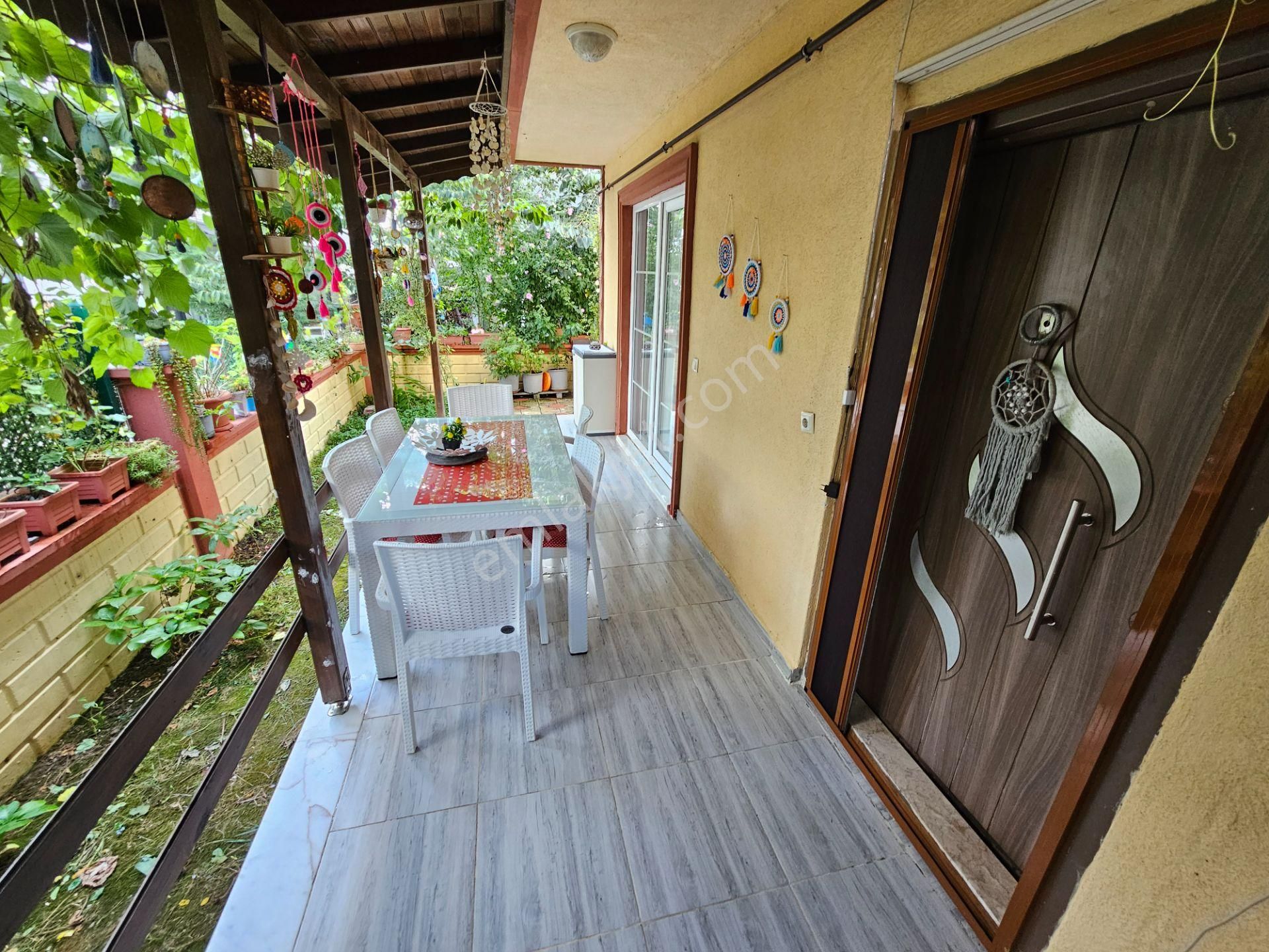 Deniz'edn Kocaali Sakarya'da 3+1 Merkezi Konumda, Denize Yürüme Mesafefsinde Satılık Villa - Görsel 3