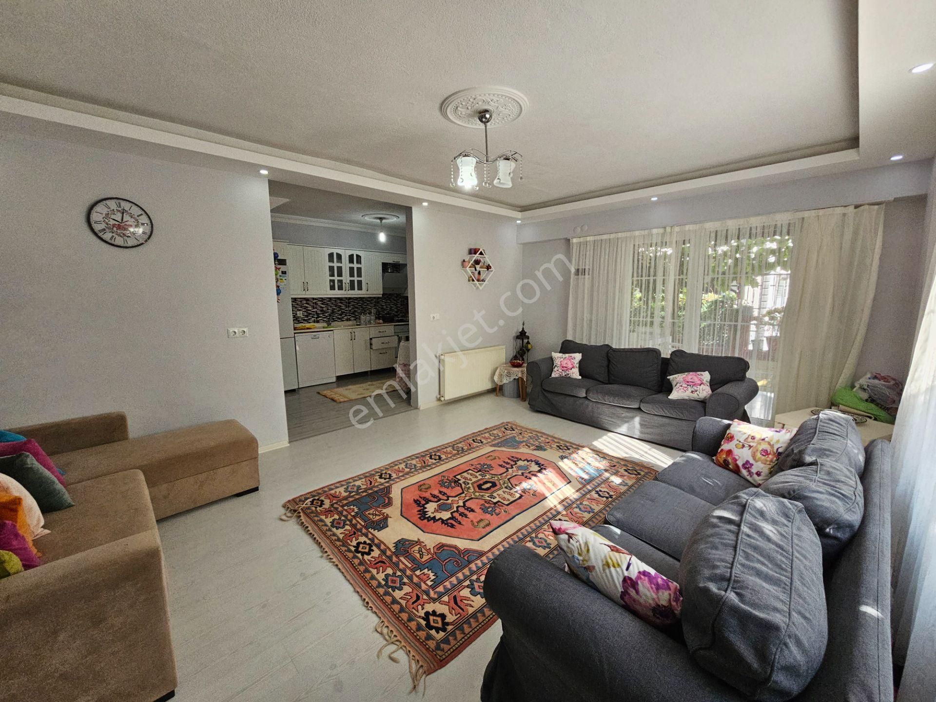 Deniz'edn Kocaali Sakarya'da 3+1 Merkezi Konumda, Denize Yürüme Mesafefsinde Satılık Villa - Görsel 10