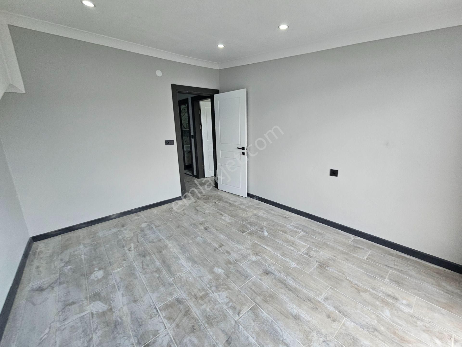 Deniz'den Kocaali Sakarya'da 4+1 Müstakil Havuzlu ,denize Yürüme Mesafesinde Kiralık Villa - Görsel 33