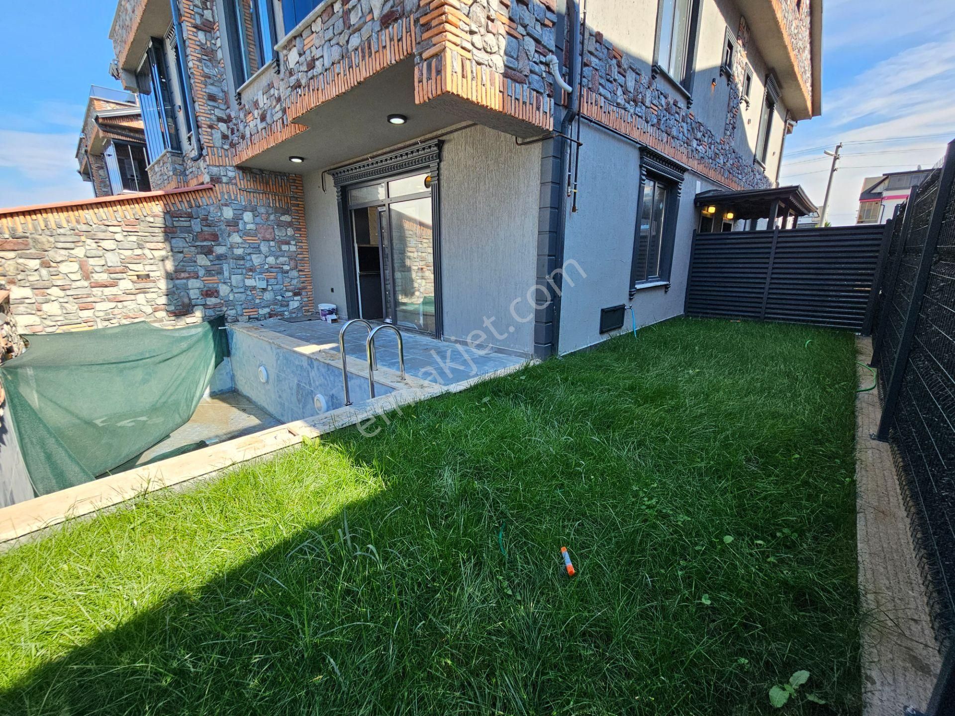 Deniz'den Kocaali Sakarya'da 4+1 Müstakil Havuzlu ,denize Yürüme Mesafesinde Kiralık Villa - Görsel 5