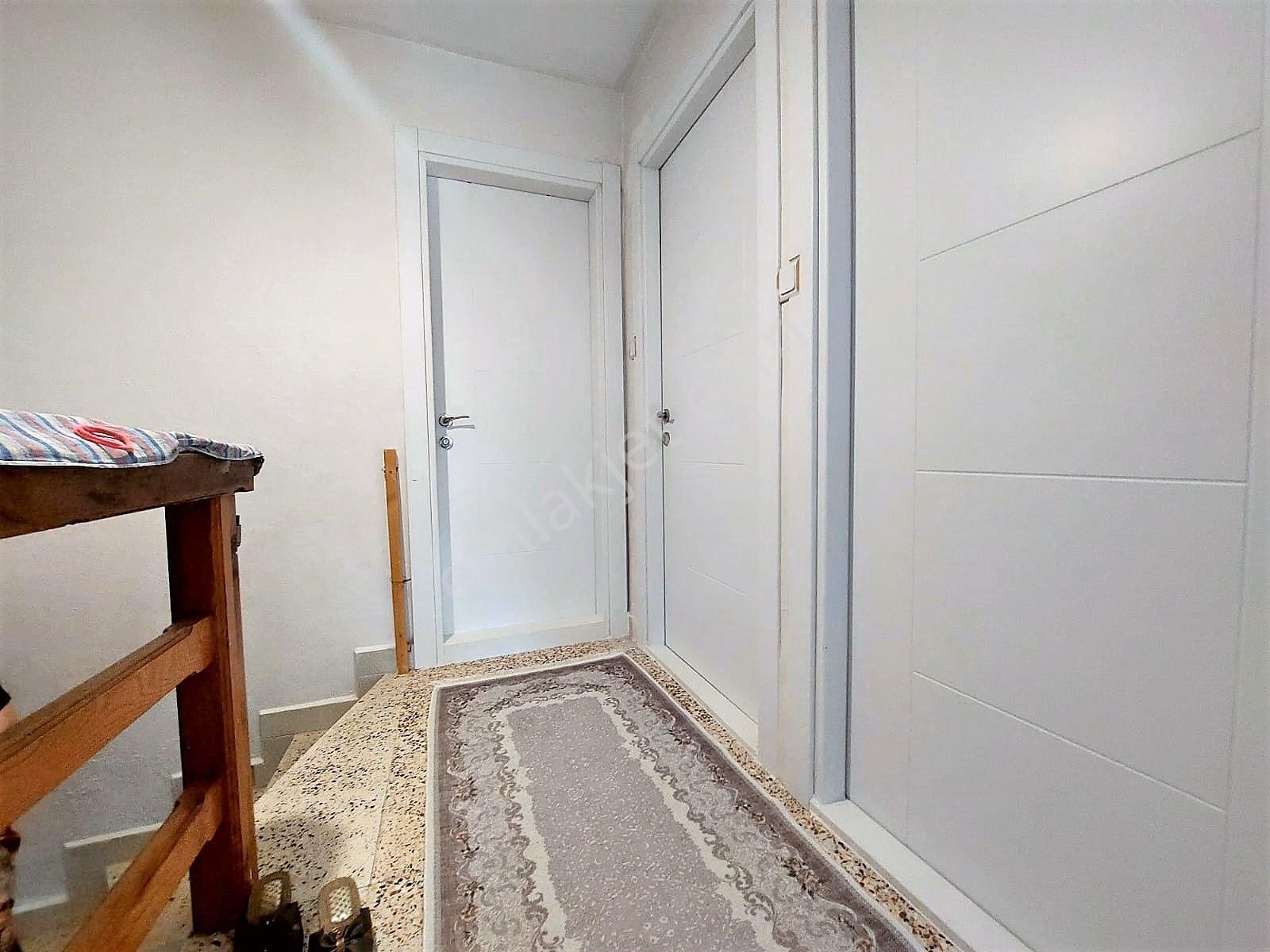 İzmi̇r Seferi̇hi̇sar Doğanbey Si̇te İçi̇nde Satılık Yazlık 3+1 - Görsel 5