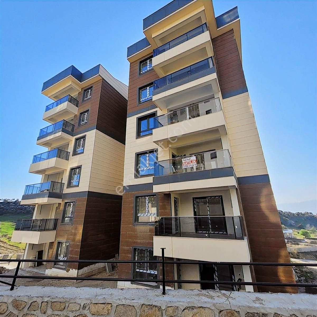 Turgutlu Ergenekon Mh. Yerden Isıtmalı 3+1 Sıfır Satılık