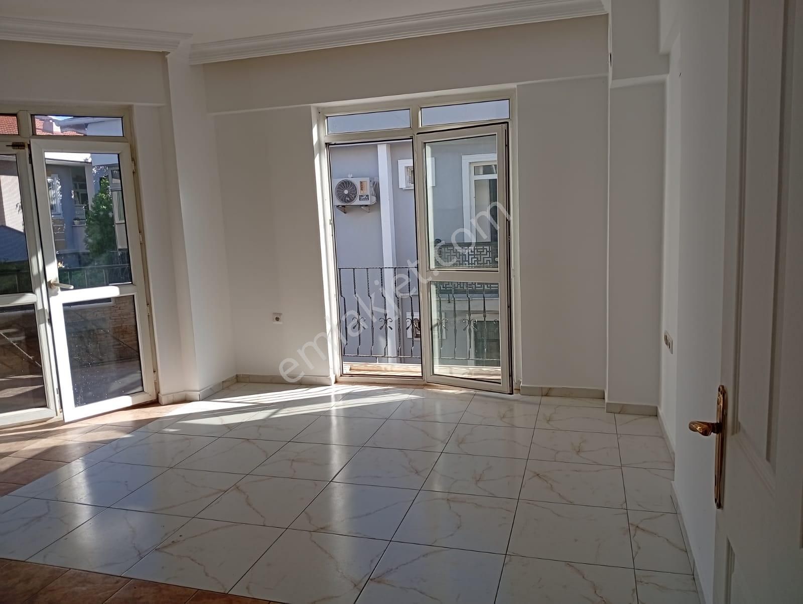 Stop’tan Foça’da Tadilatlı, Havuzlu 4+1 Dubleks Daire - Görsel 10