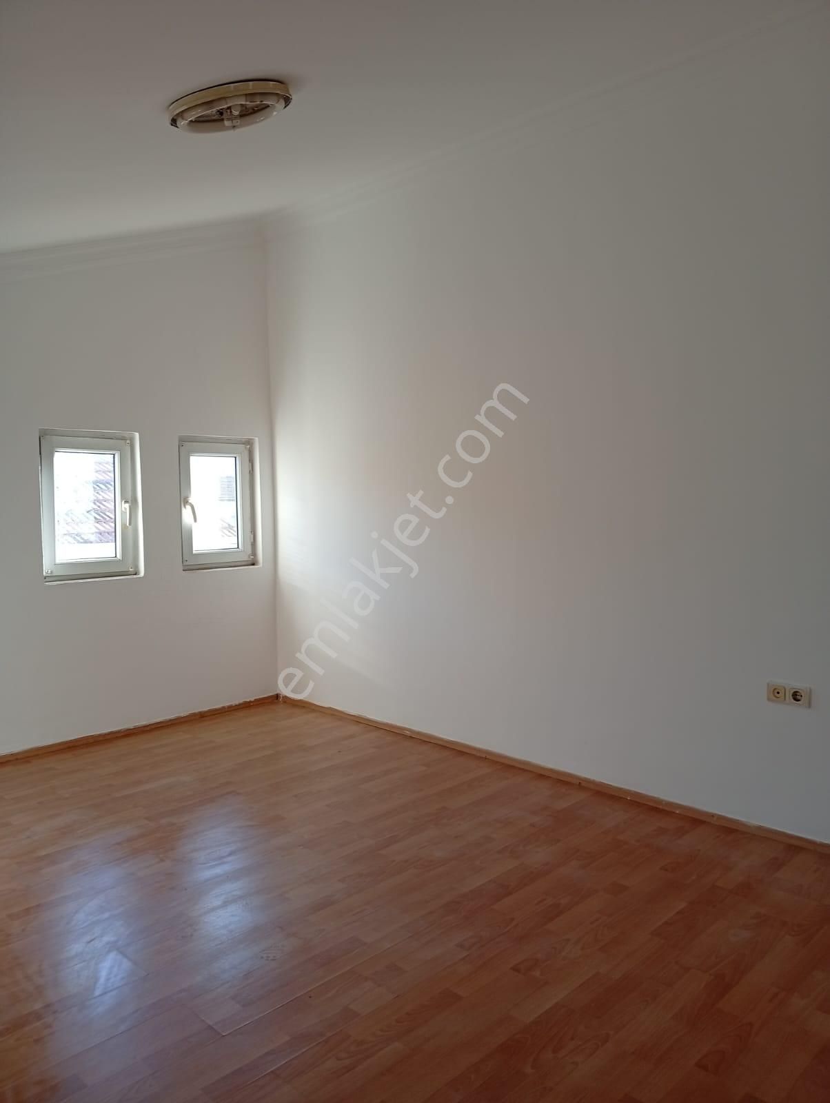 Stop’tan Foça’da Tadilatlı, Havuzlu 4+1 Dubleks Daire - Görsel 17