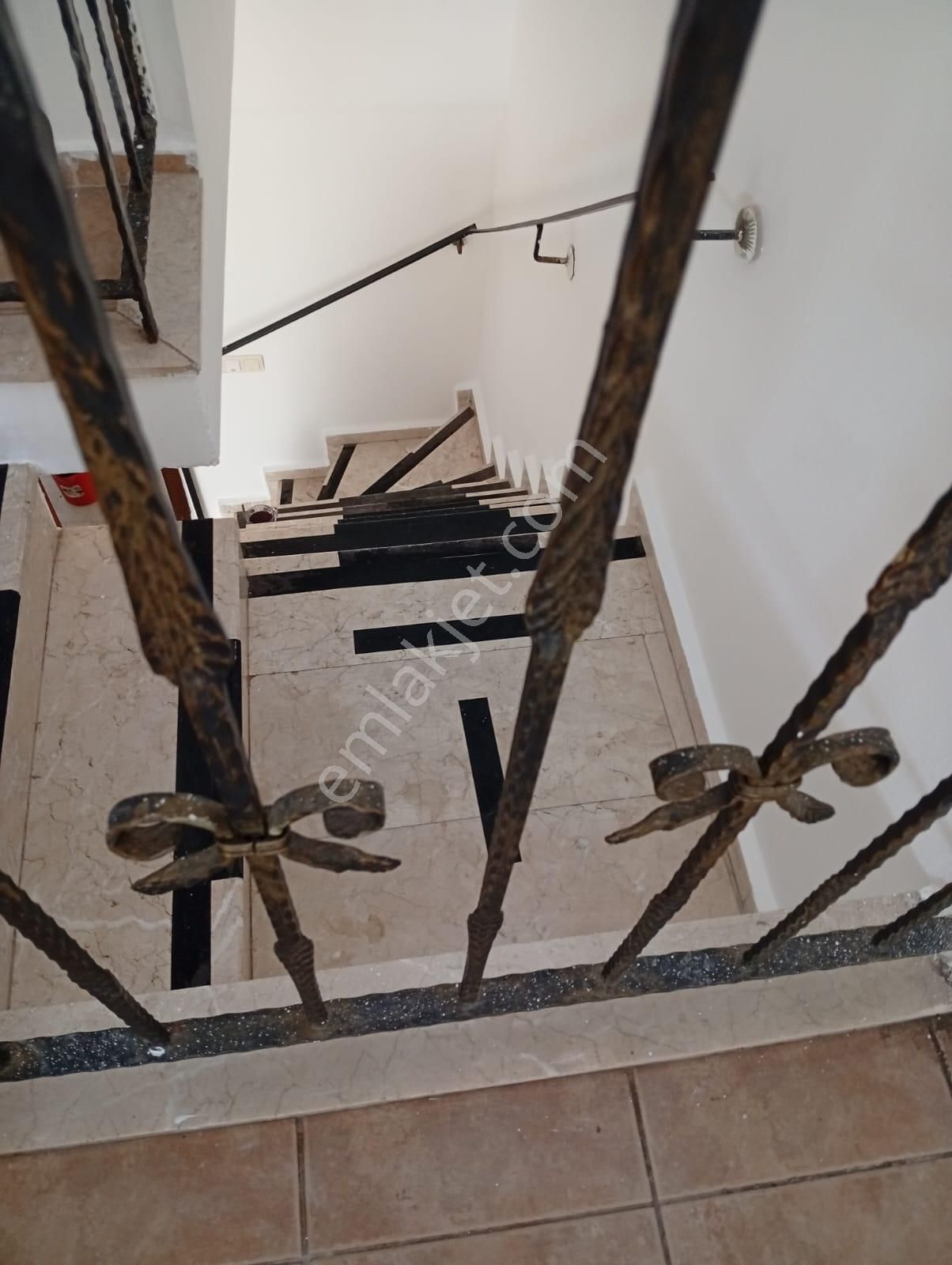 Stop’tan Foça’da Tadilatlı, Havuzlu 4+1 Dubleks Daire - Görsel 28