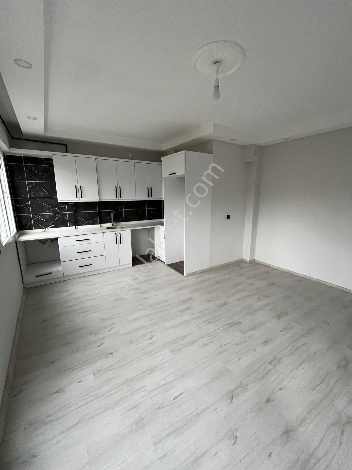 Söke Yenicami'de Yerden Isıtmalı, Ara Kat Sıfır 2+1 Daire - Görsel 24