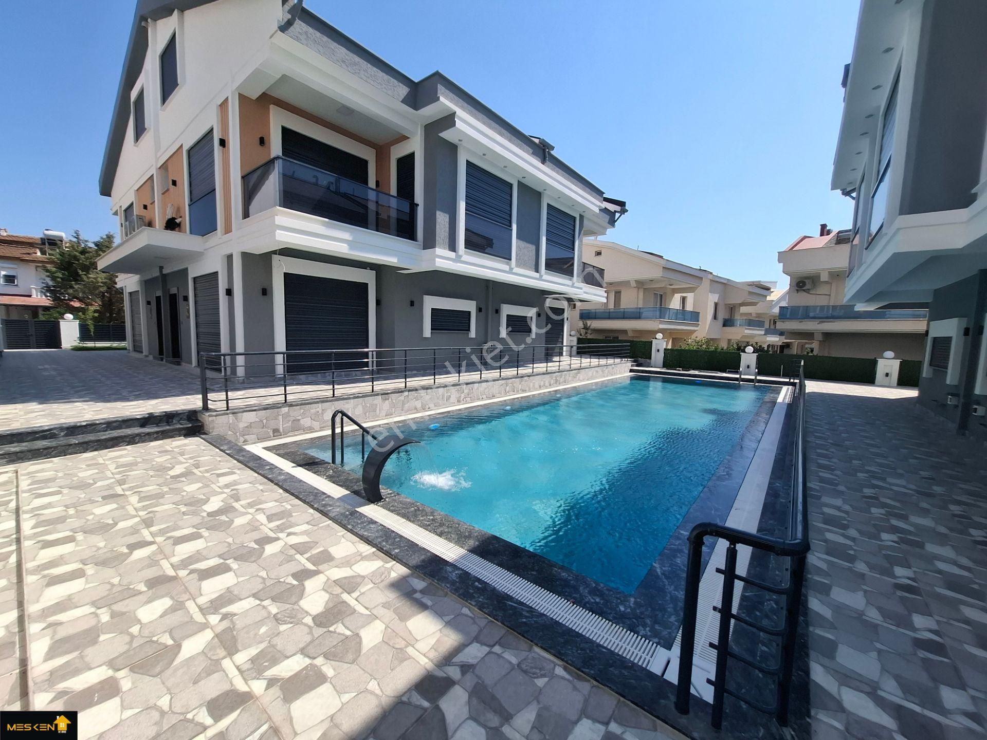 Didim Mavişehir^de Plaja 400 Metre, Lüks Villalar