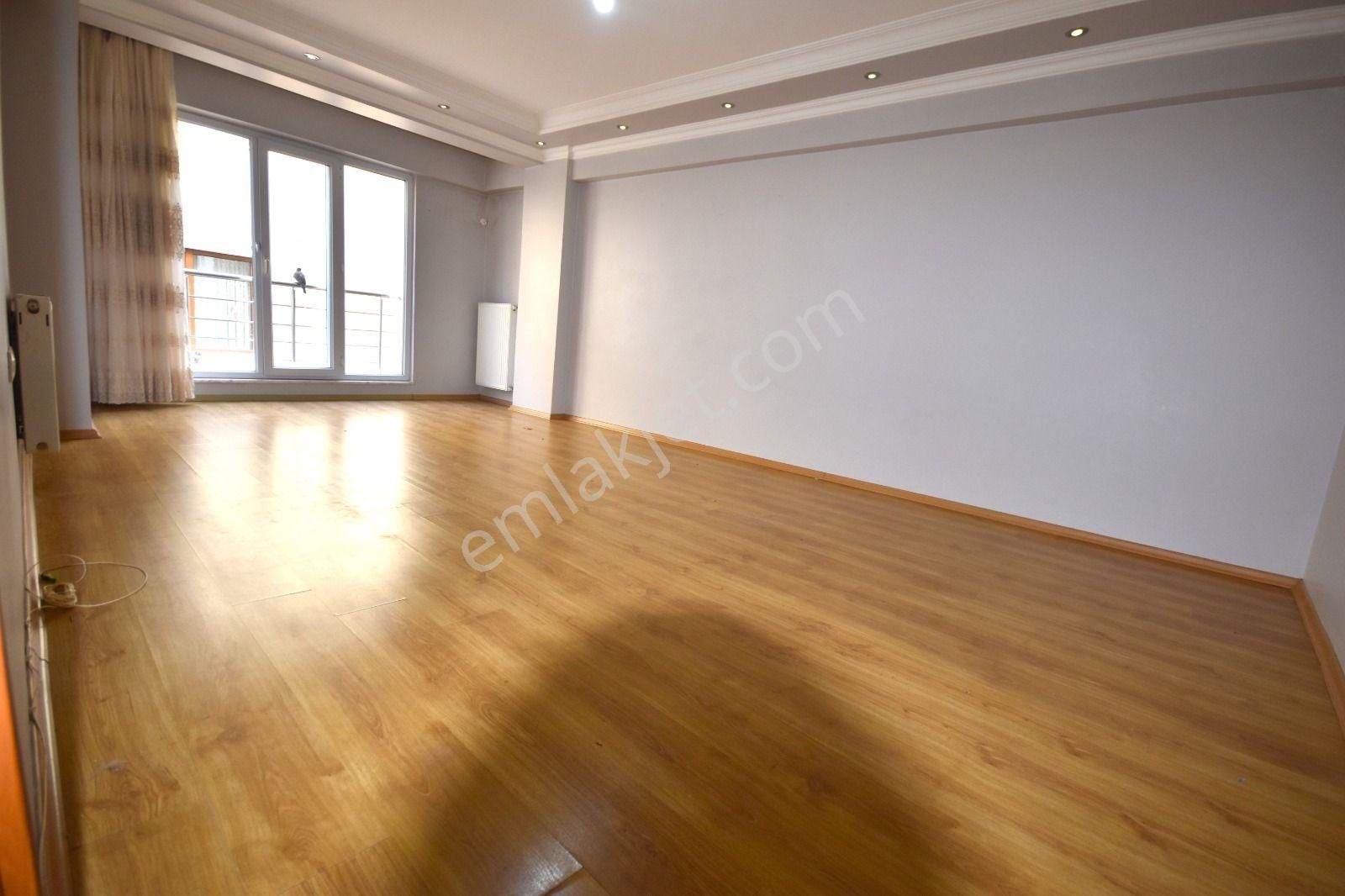 Seba'dan Yeşilova Mh 3+1 130m2 İskanlı Açık Otoparklı Acil Satılık 1.kat