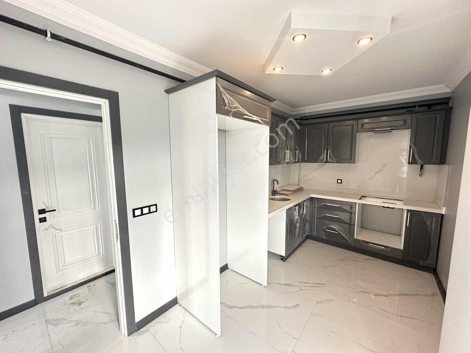 Darıca Sırasöğütler Atatürk Caddesine Komşu Satılık 2+1 Daire